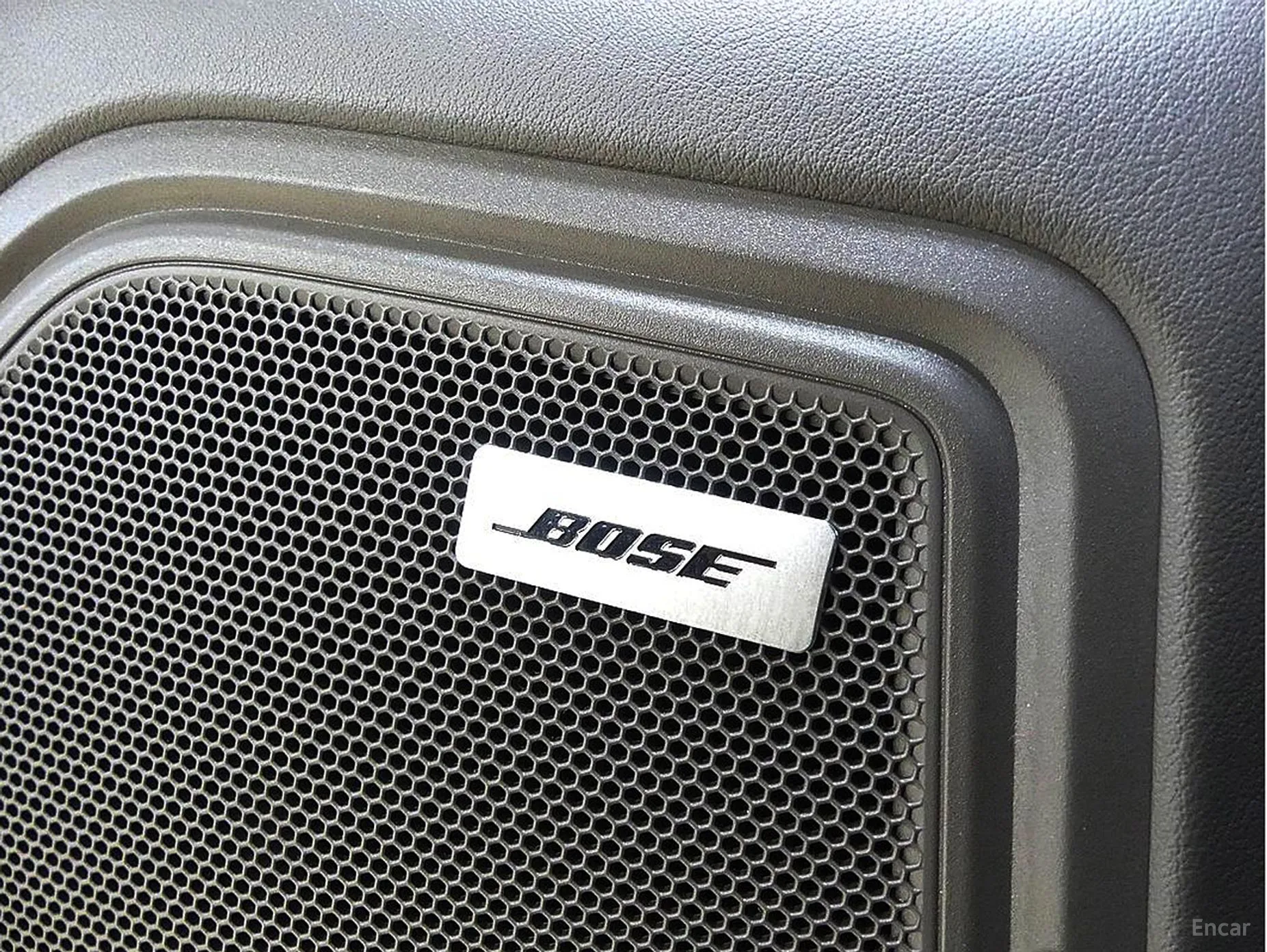 Porsche Macan превью 17