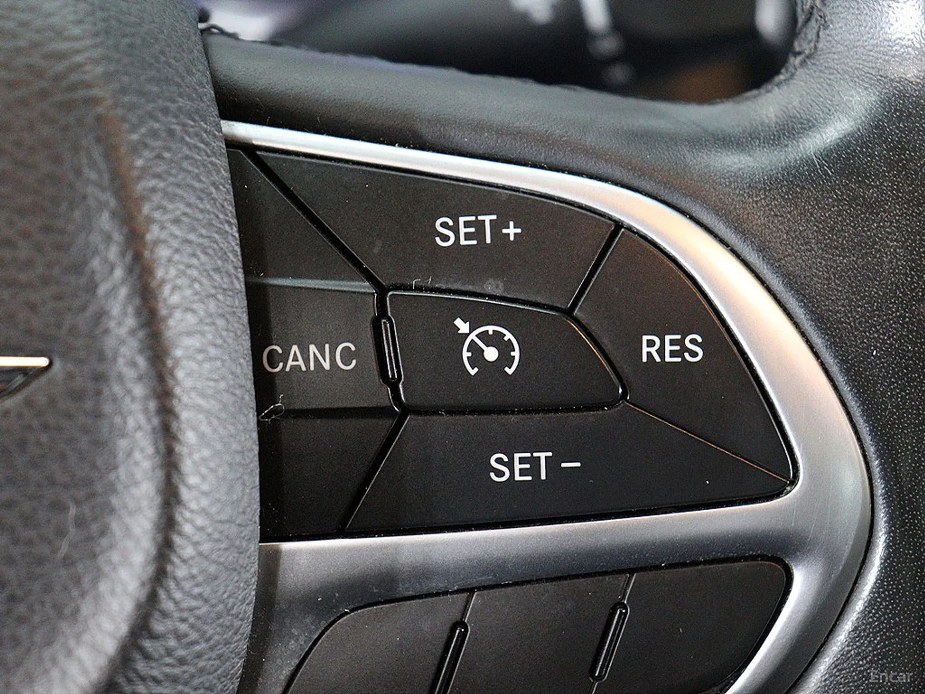 Chrysler 200 Second generation превью 13