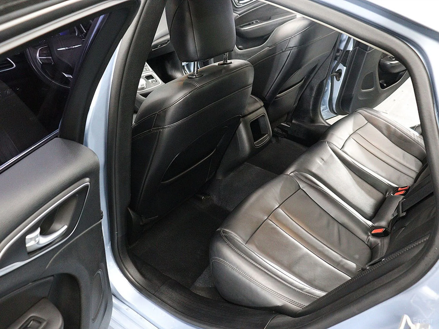 Chrysler 200 Second generation превью 18