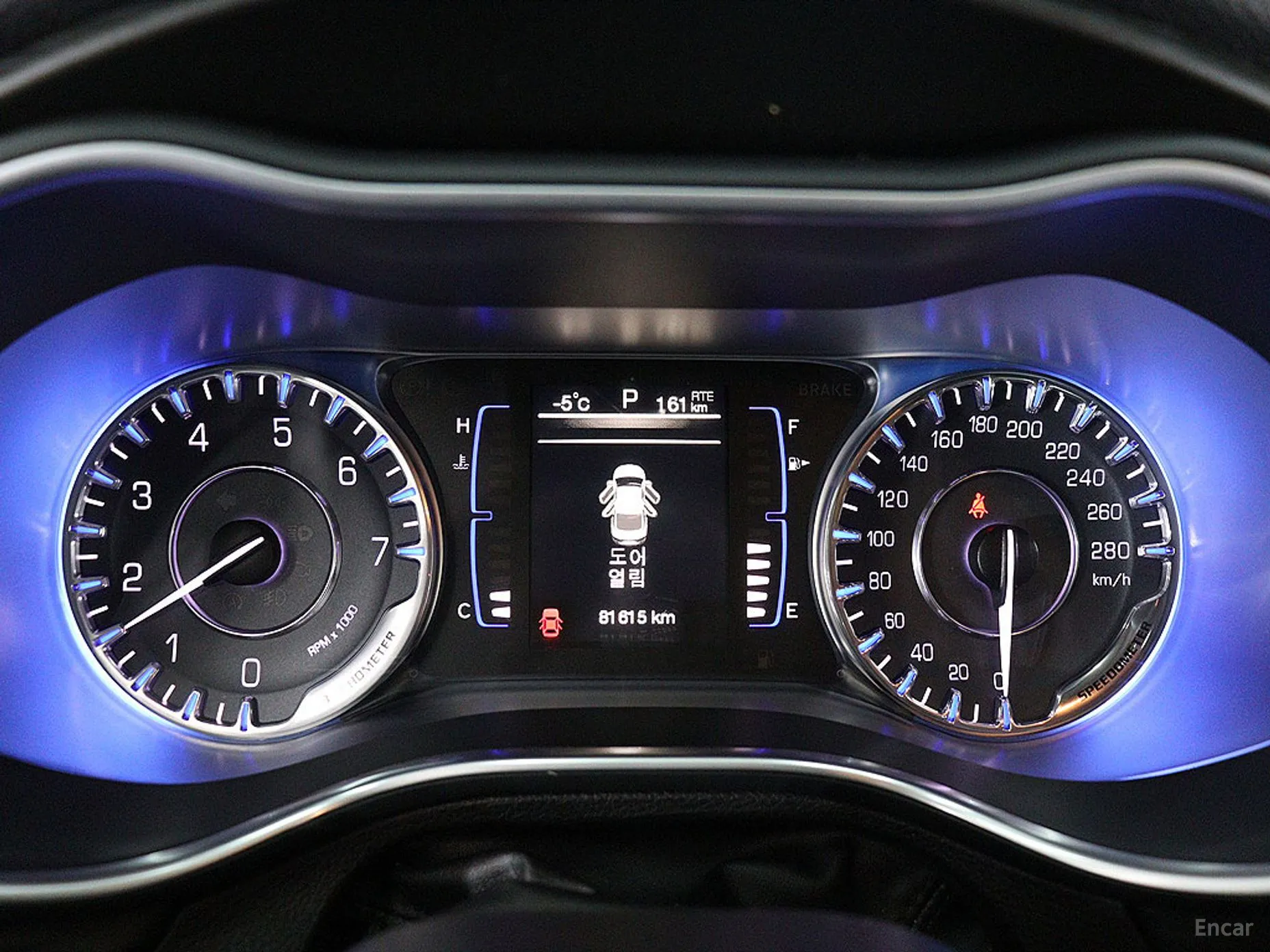 Chrysler 200 Second generation превью 7