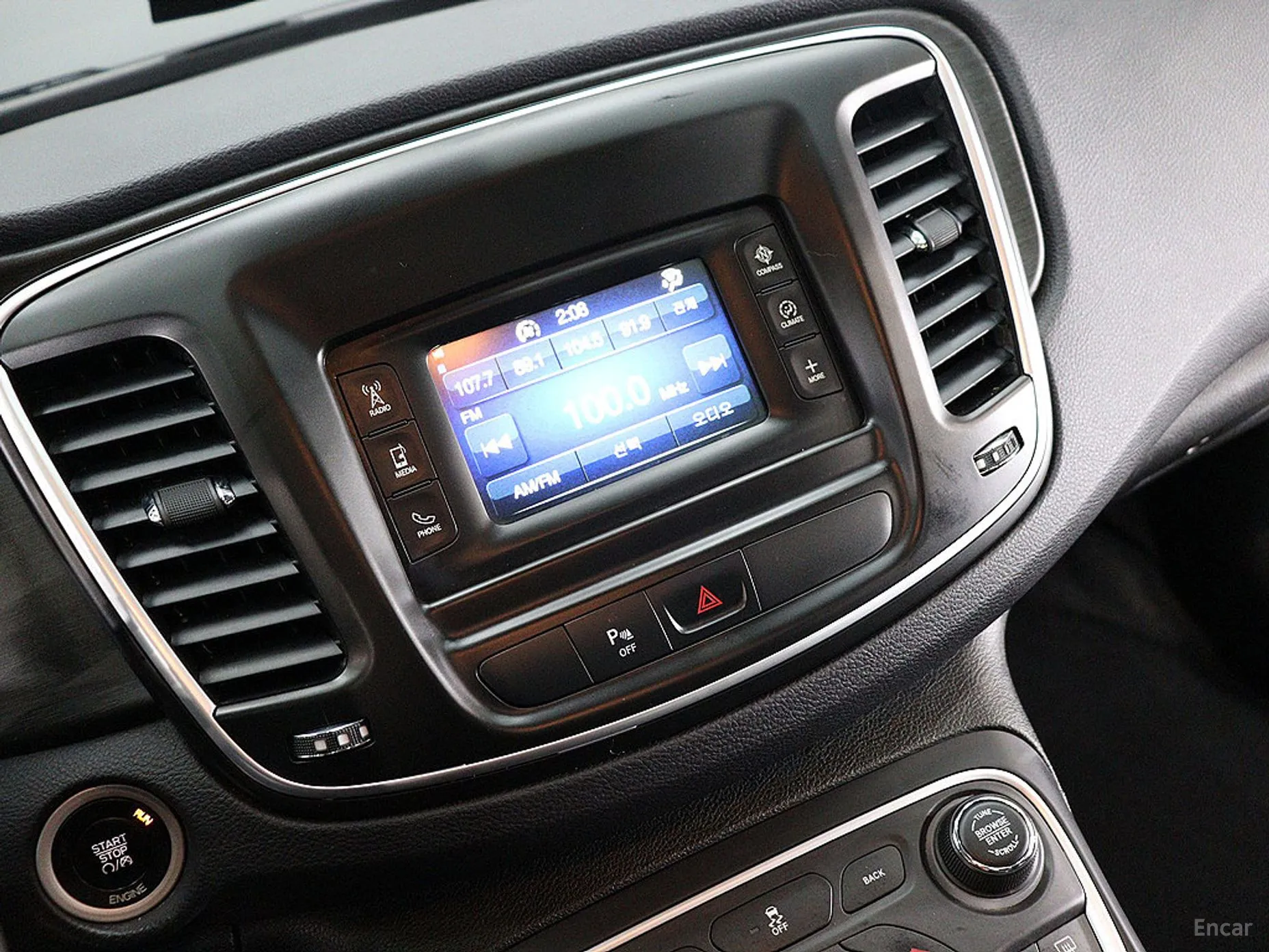 Chrysler 200 Second generation превью 9