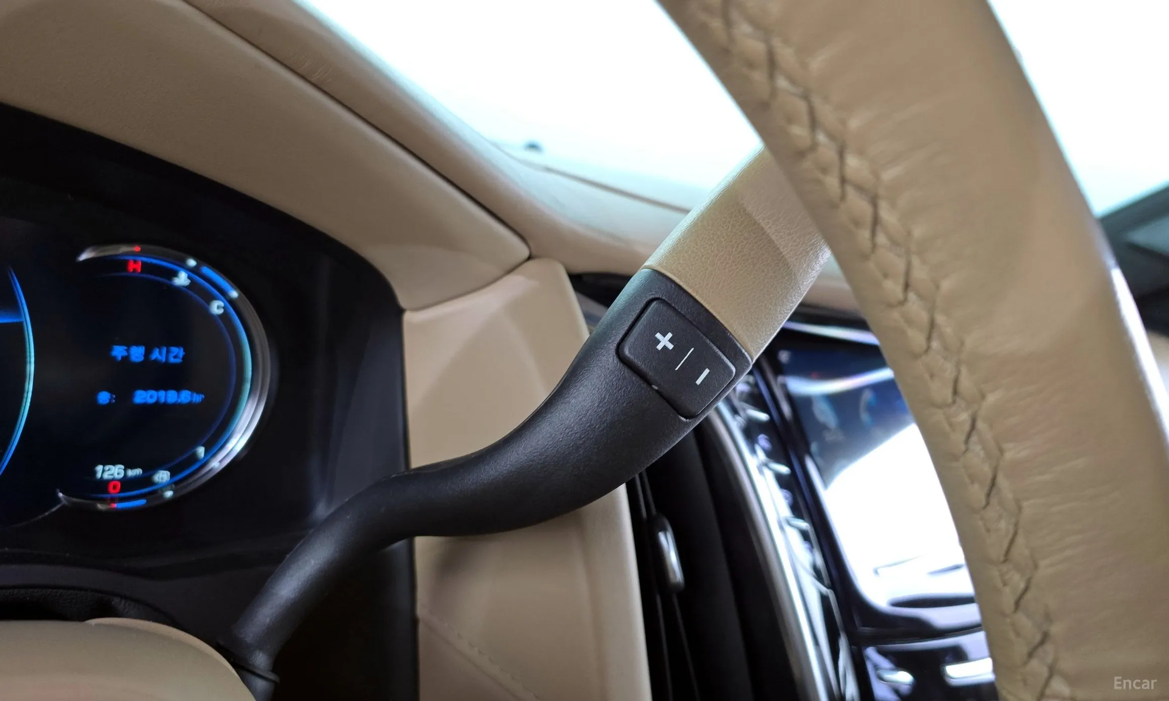 Cadillac Escalade превью 9