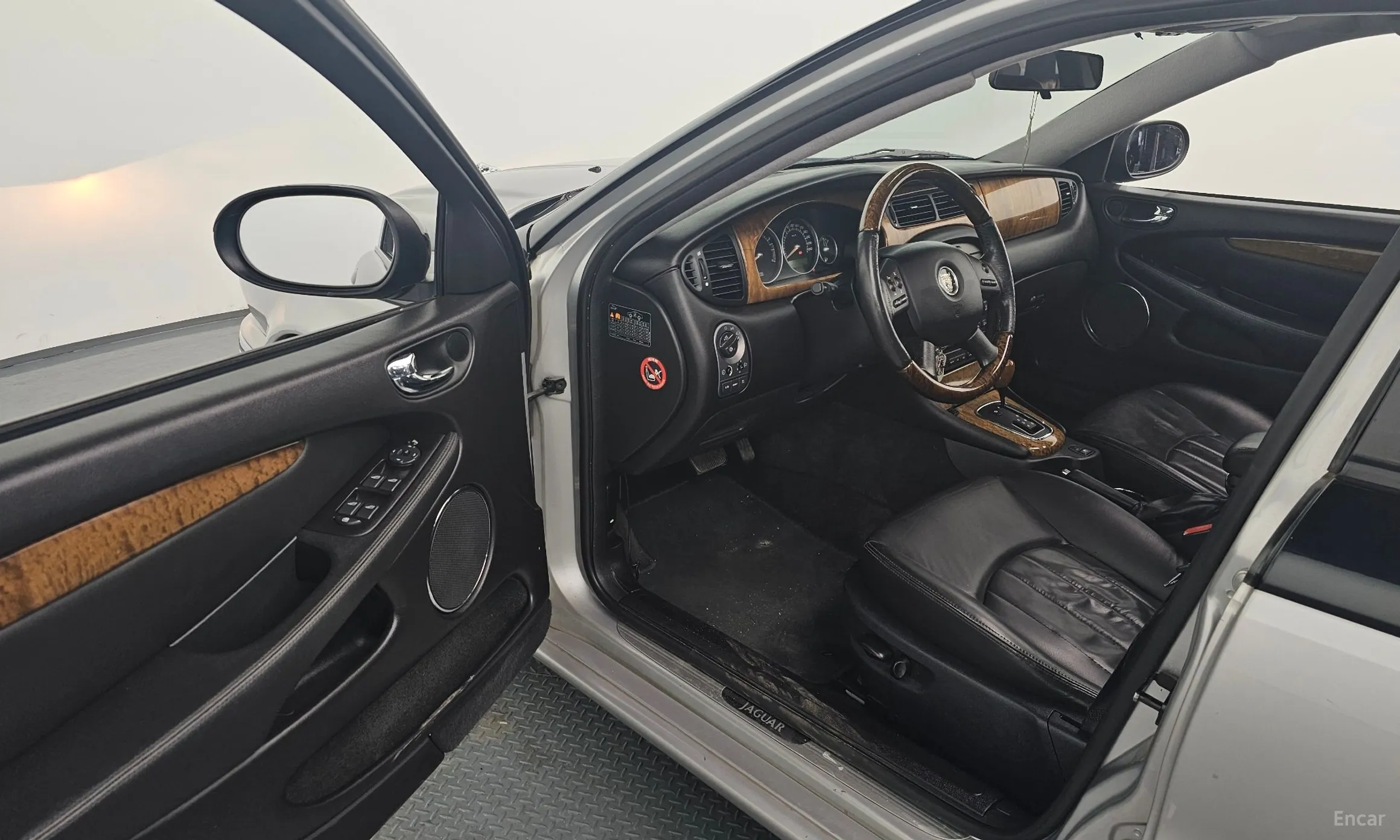 Jaguar X-type превью 11