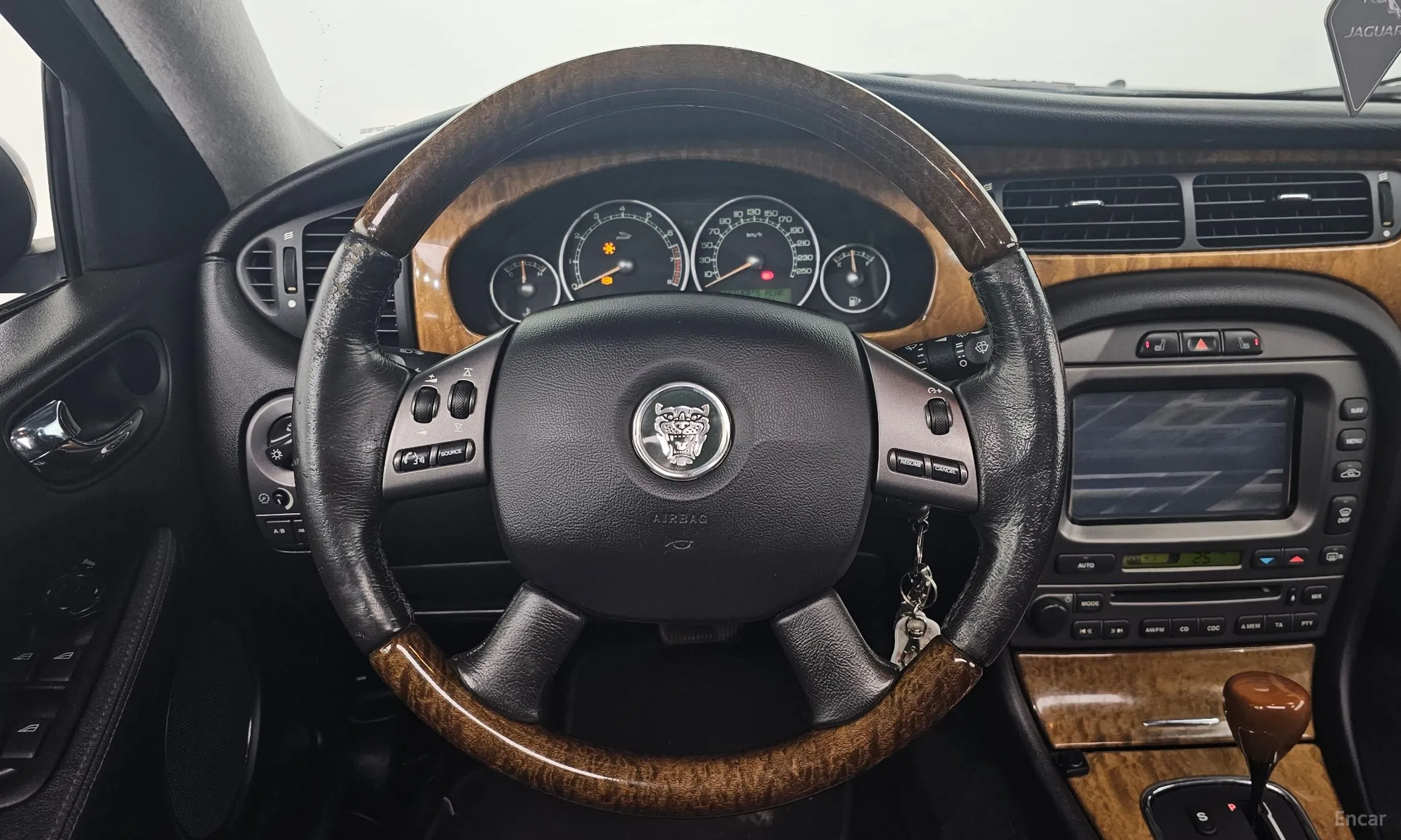 Jaguar X-type превью 13