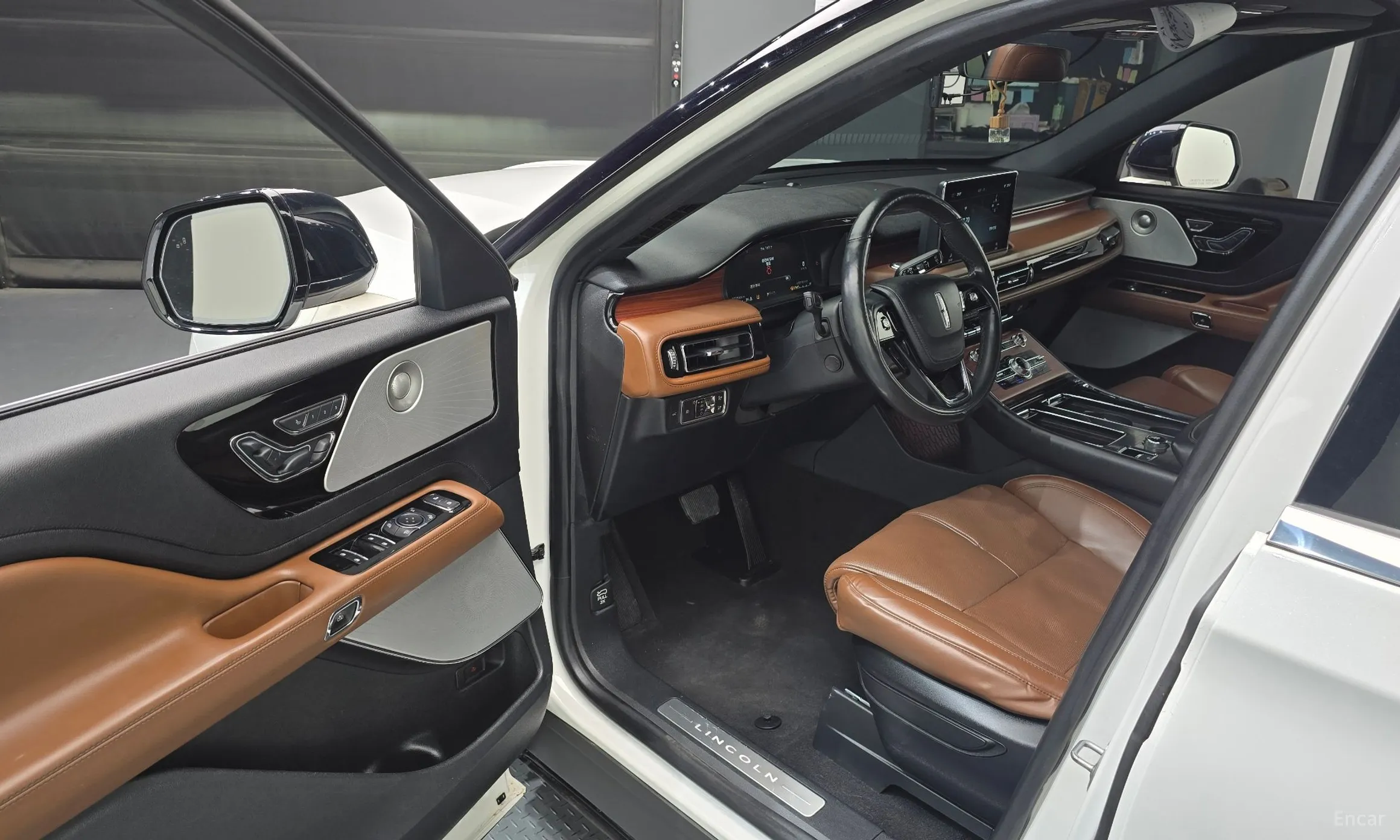 Lincoln Aviator 2nd Generation превью 10