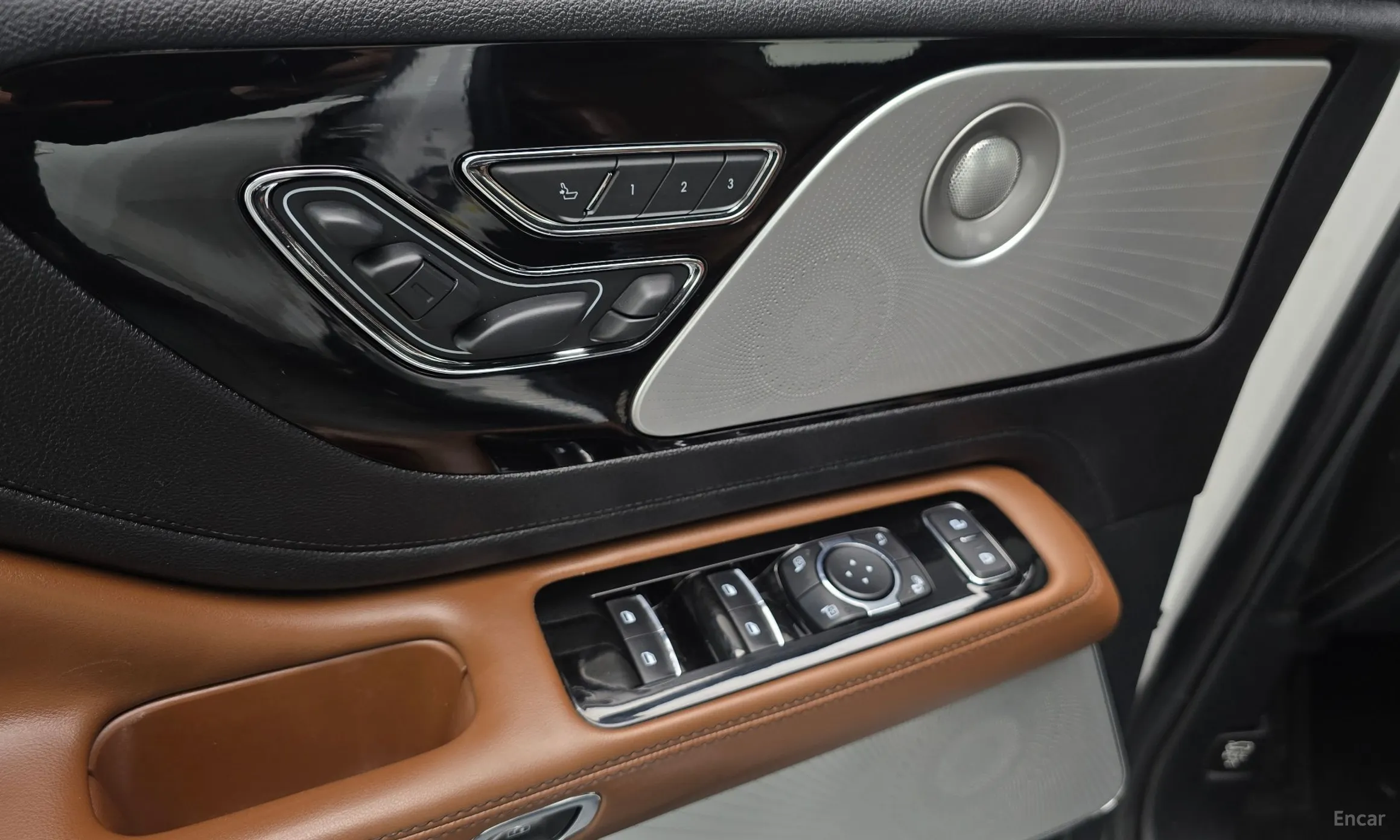 Lincoln Aviator 2nd Generation превью 14