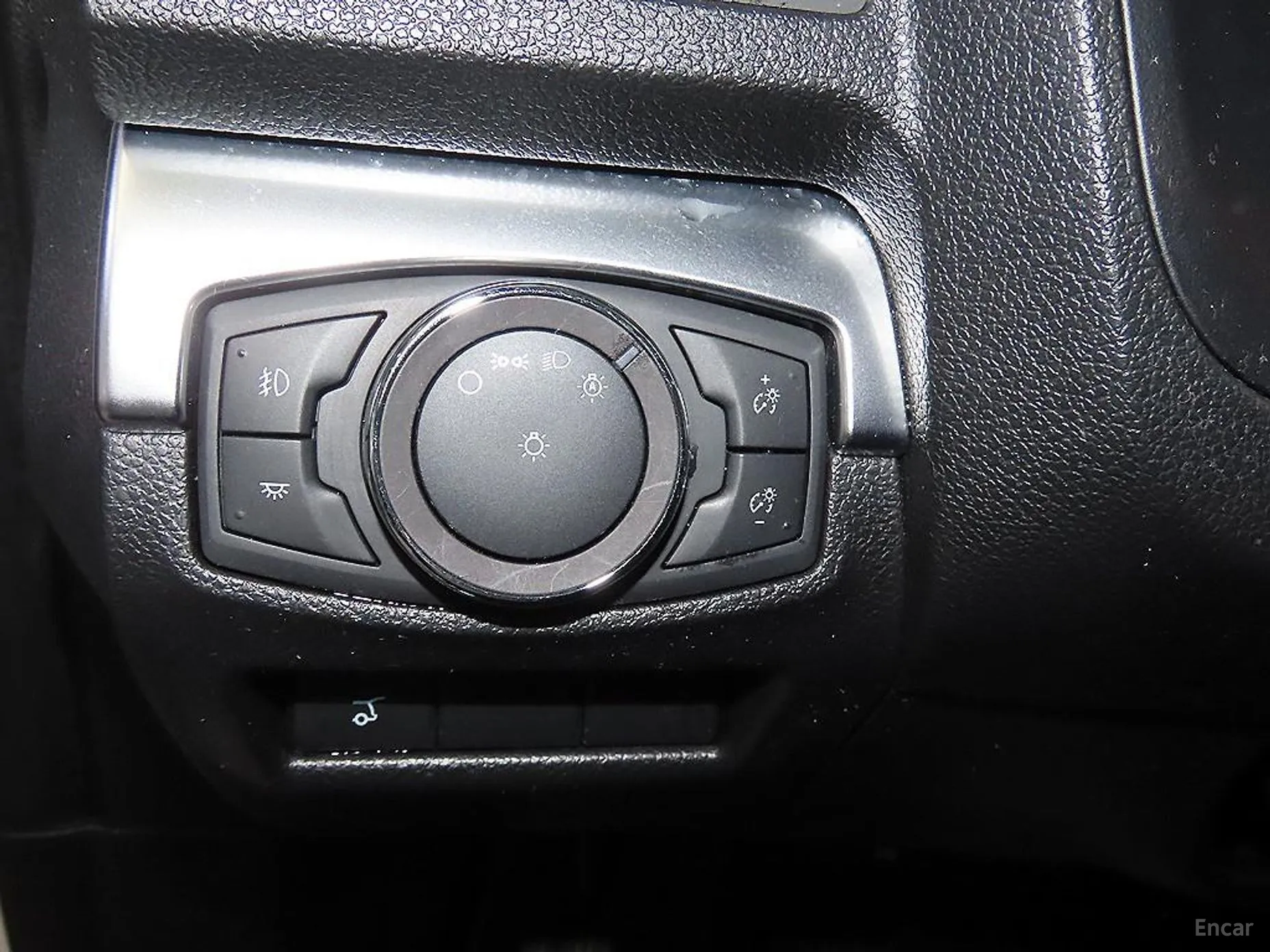 Ford Explorer превью 14