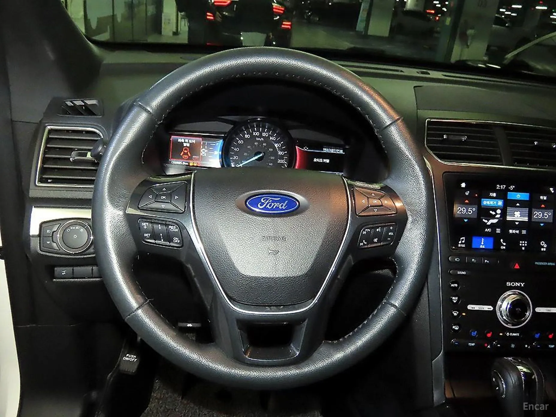 Ford Explorer превью 8