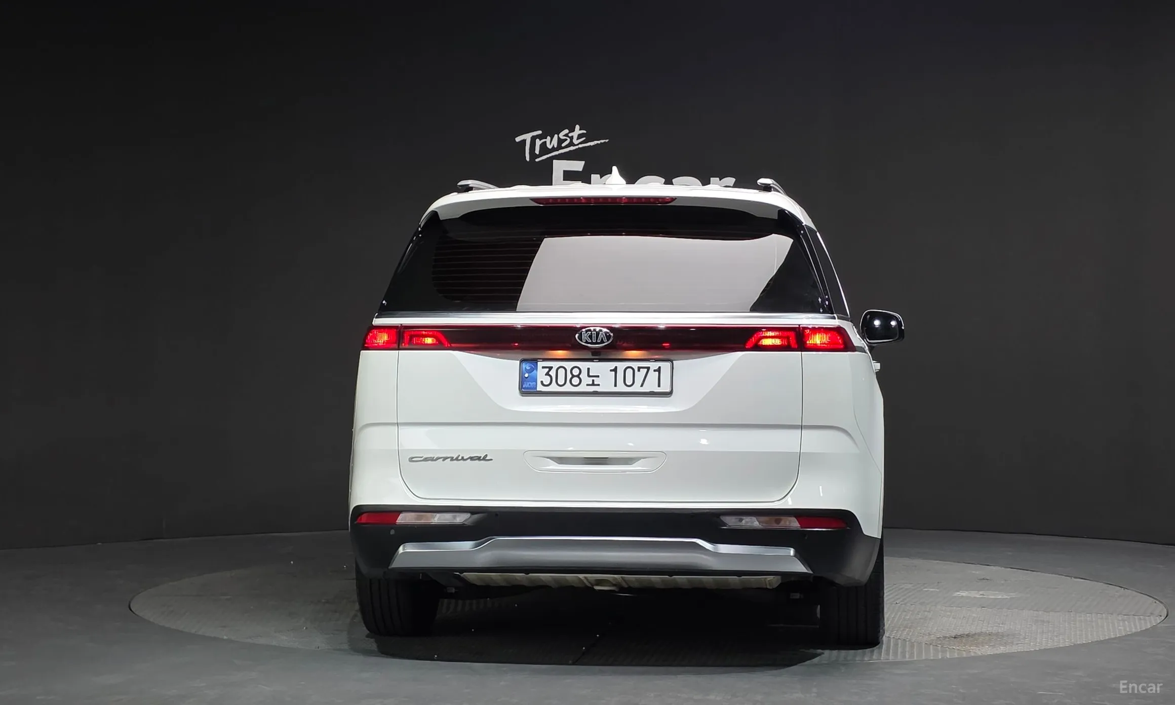 Kia Carnival Gen 4 превью 4
