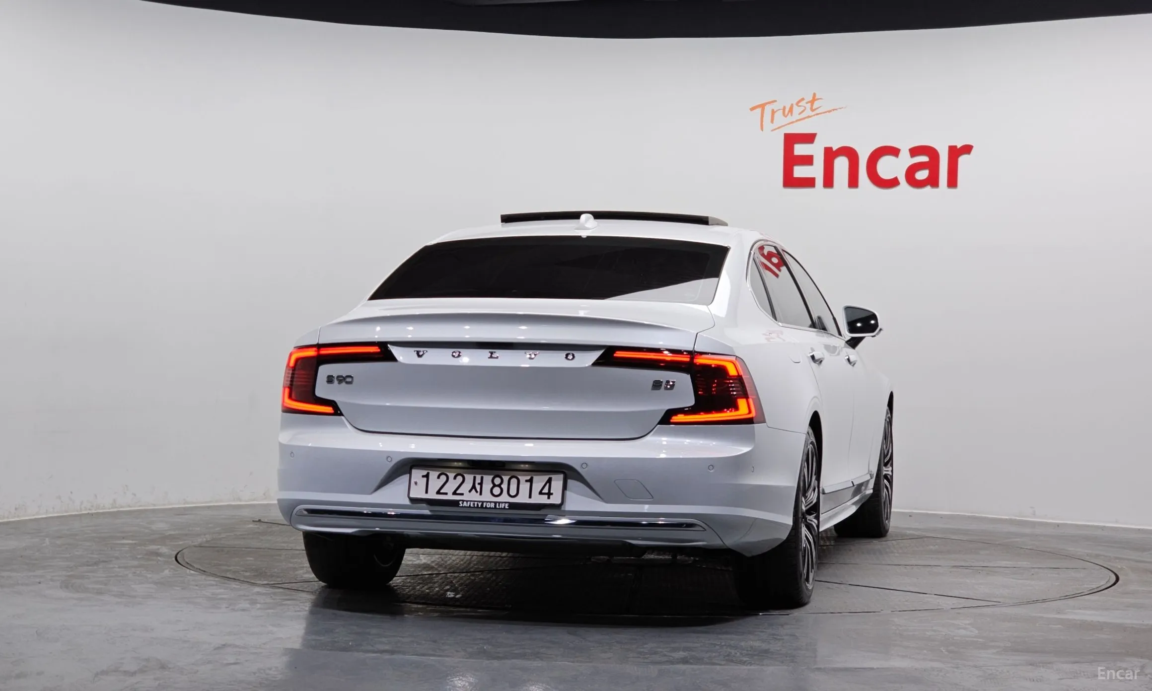 Volvo S90 превью 4