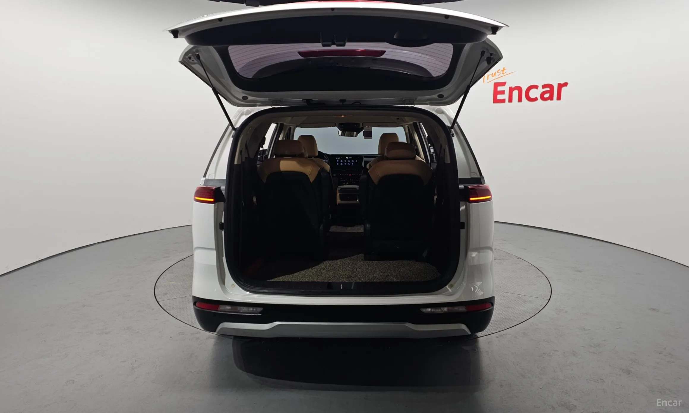 Kia Carnival Gen 4 превью 20