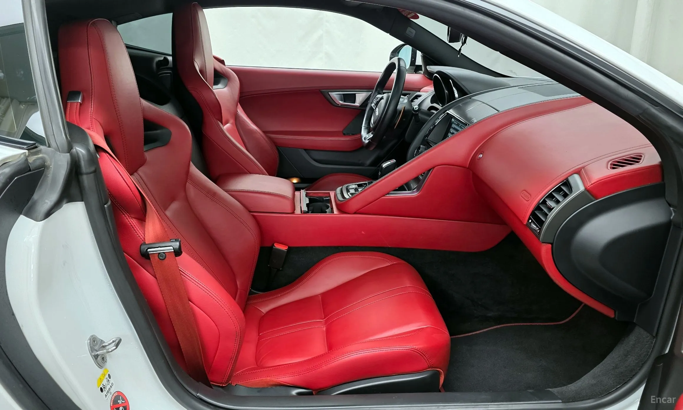 Jaguar F-TYPE превью 11