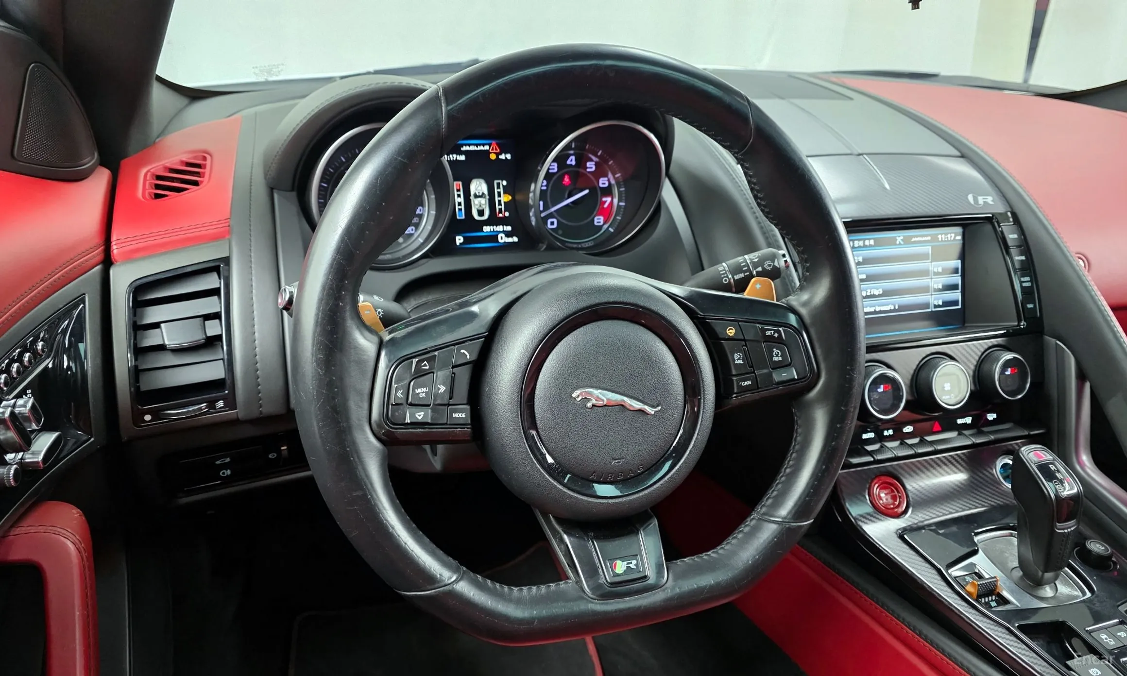 Jaguar F-TYPE превью 12
