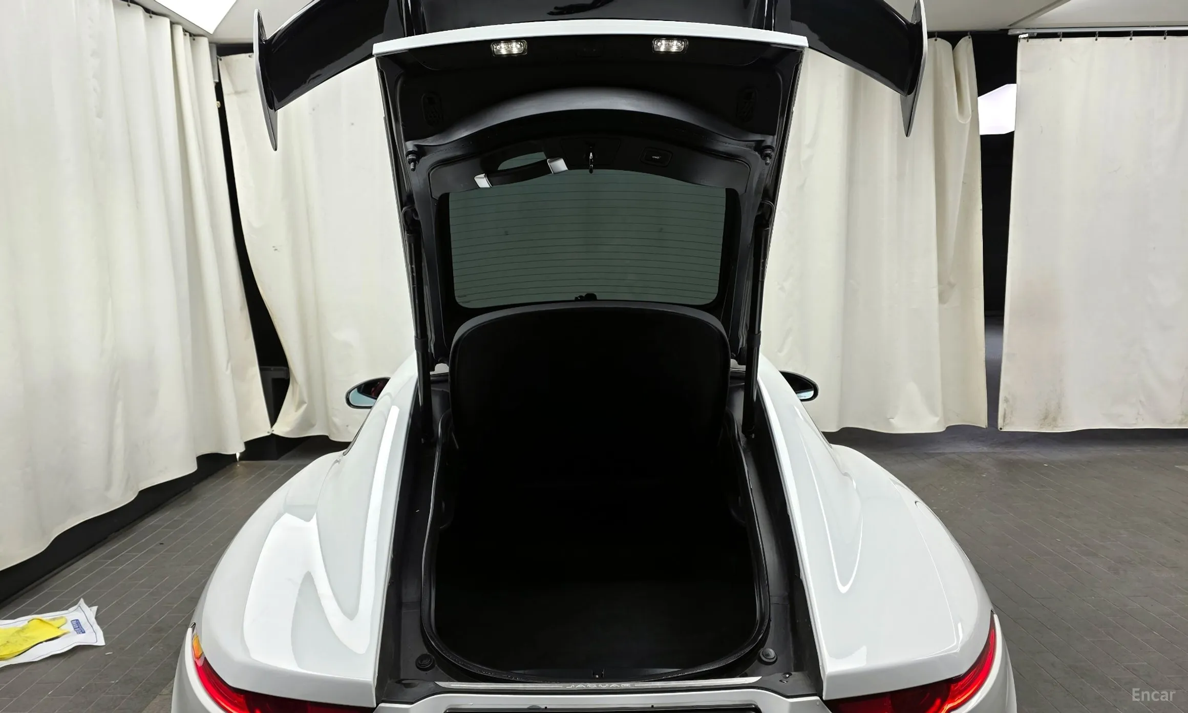 Jaguar F-TYPE превью 20