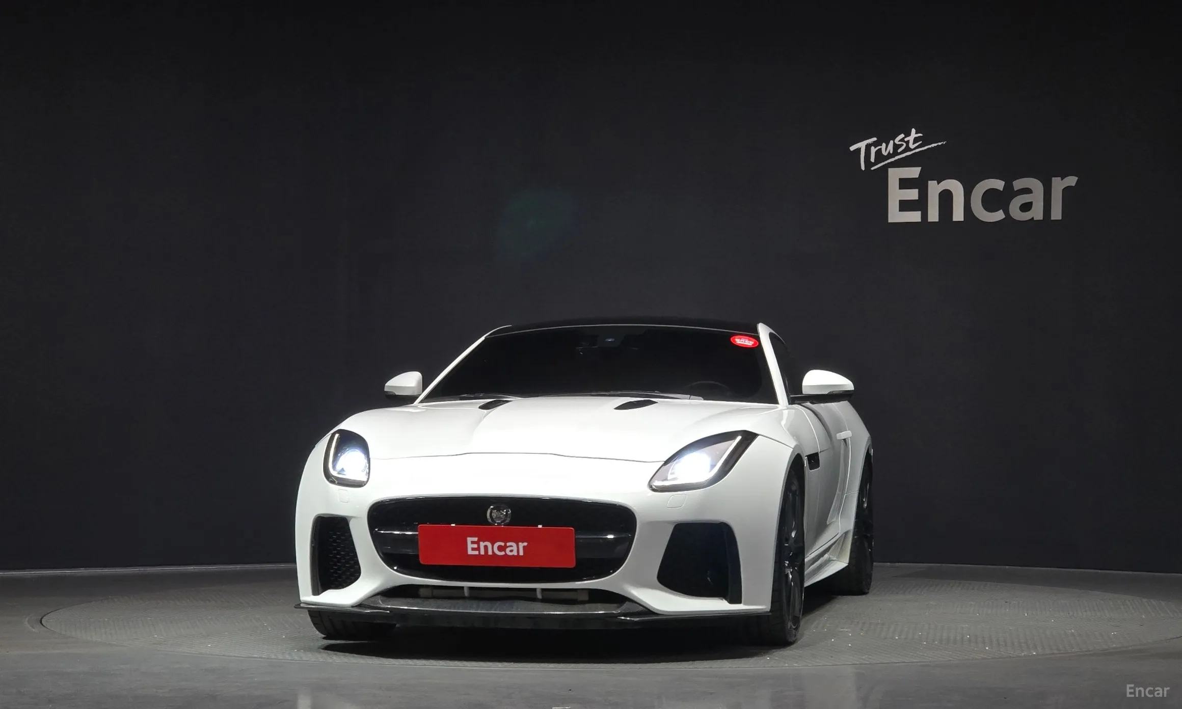 Jaguar F-TYPE превью 3