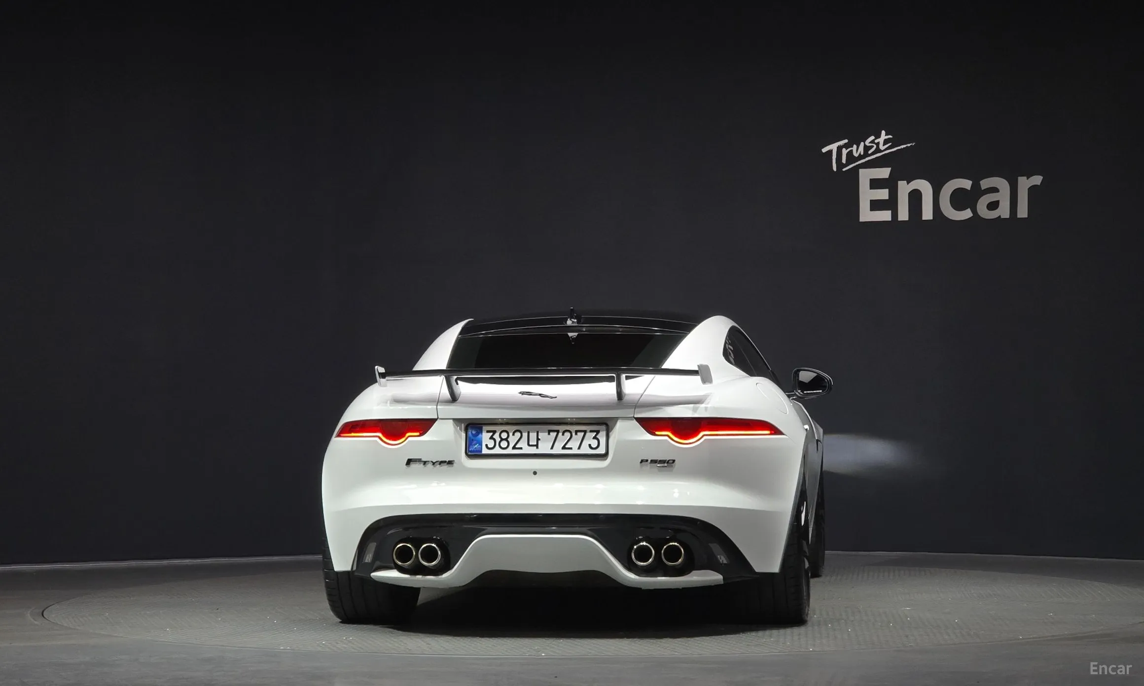 Jaguar F-TYPE превью 4