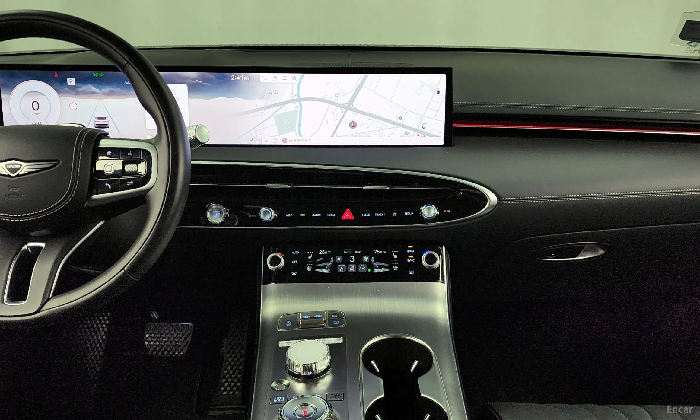 Genesis GV70 превью 14