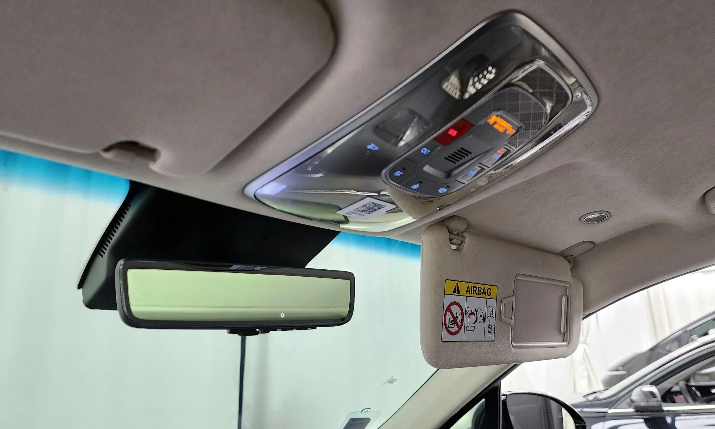 Genesis GV70 превью 18
