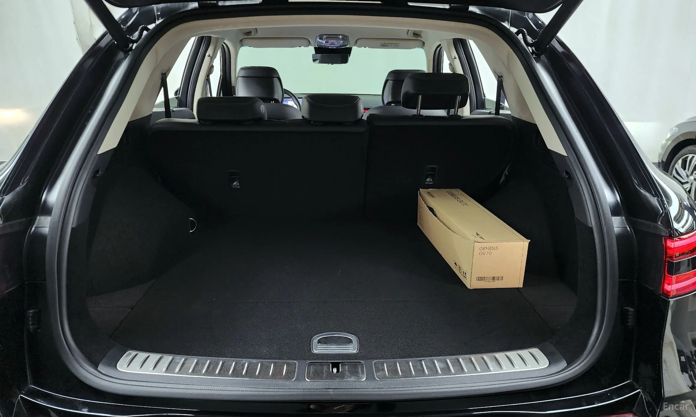 Genesis GV70 превью 20