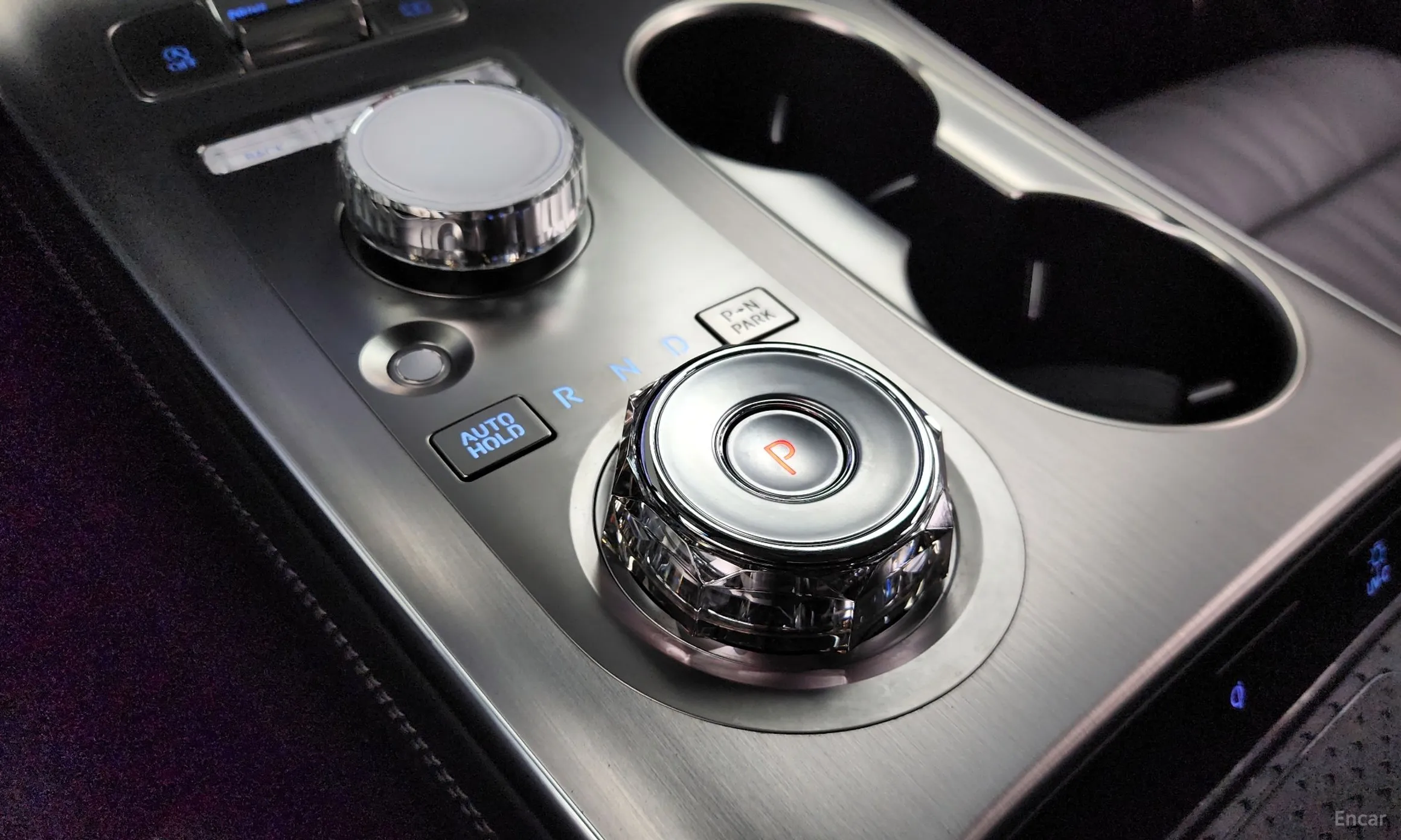 Genesis GV70 превью 9