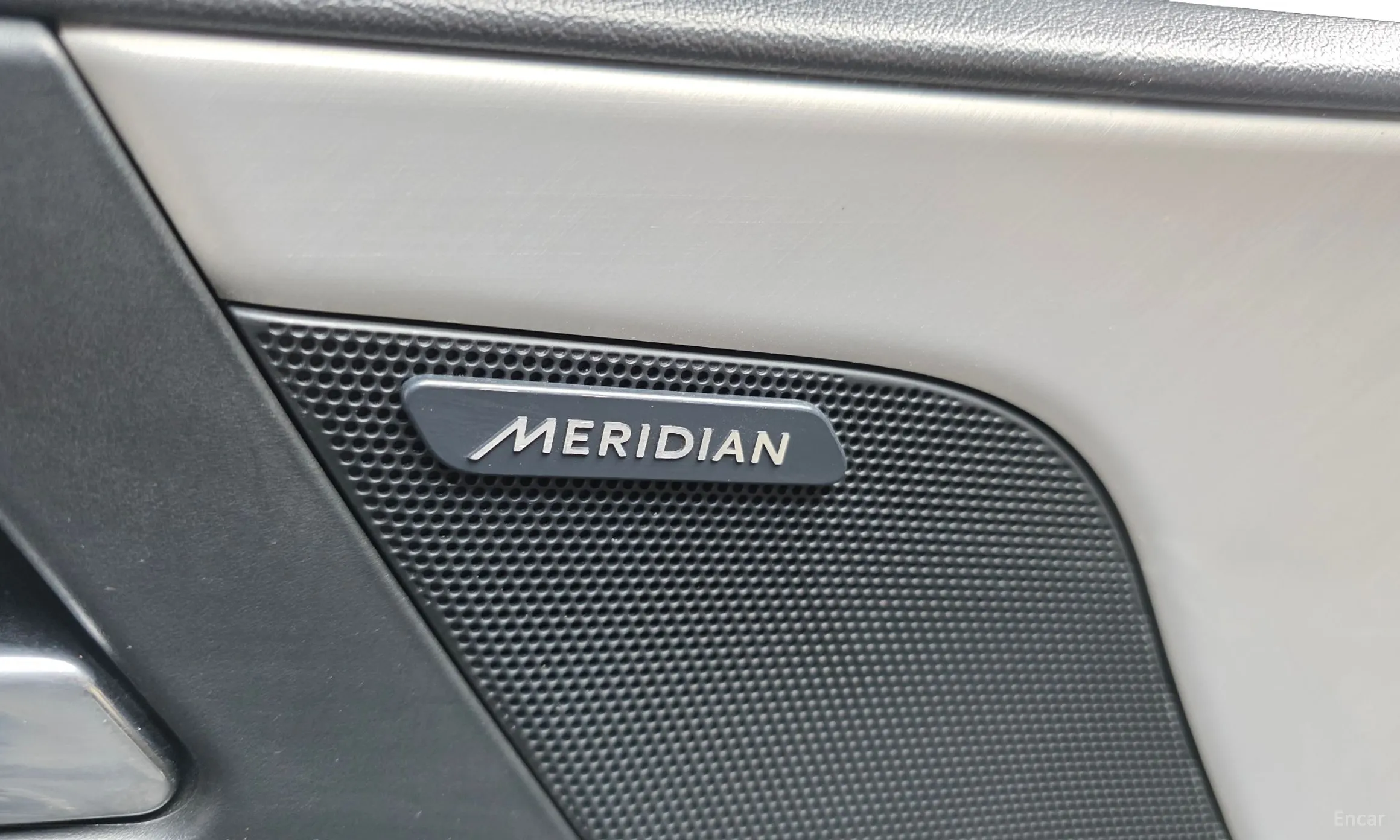 Jaguar XE превью 14