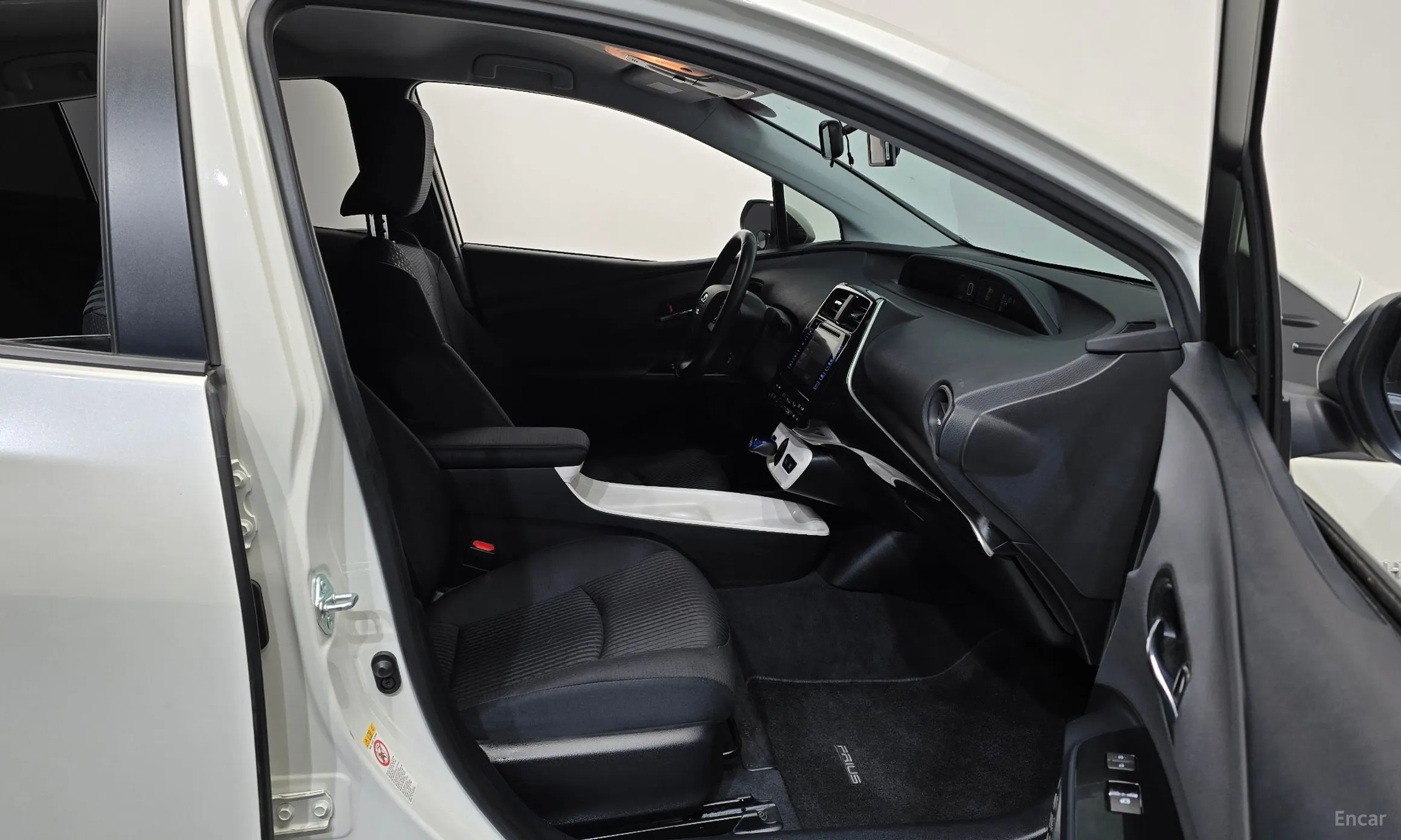 Toyota Prius 4th Generation превью 11