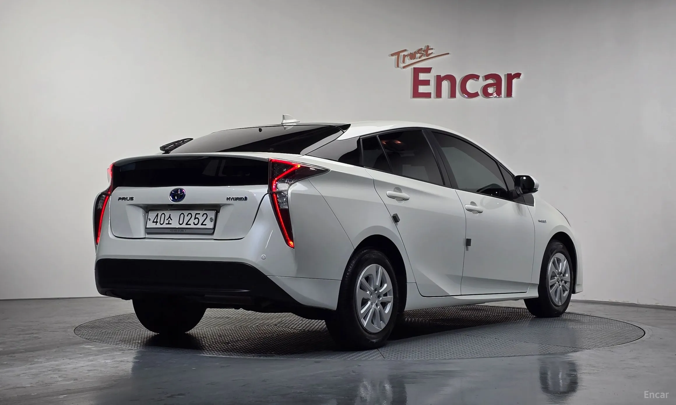 Toyota Prius 4th Generation превью 2