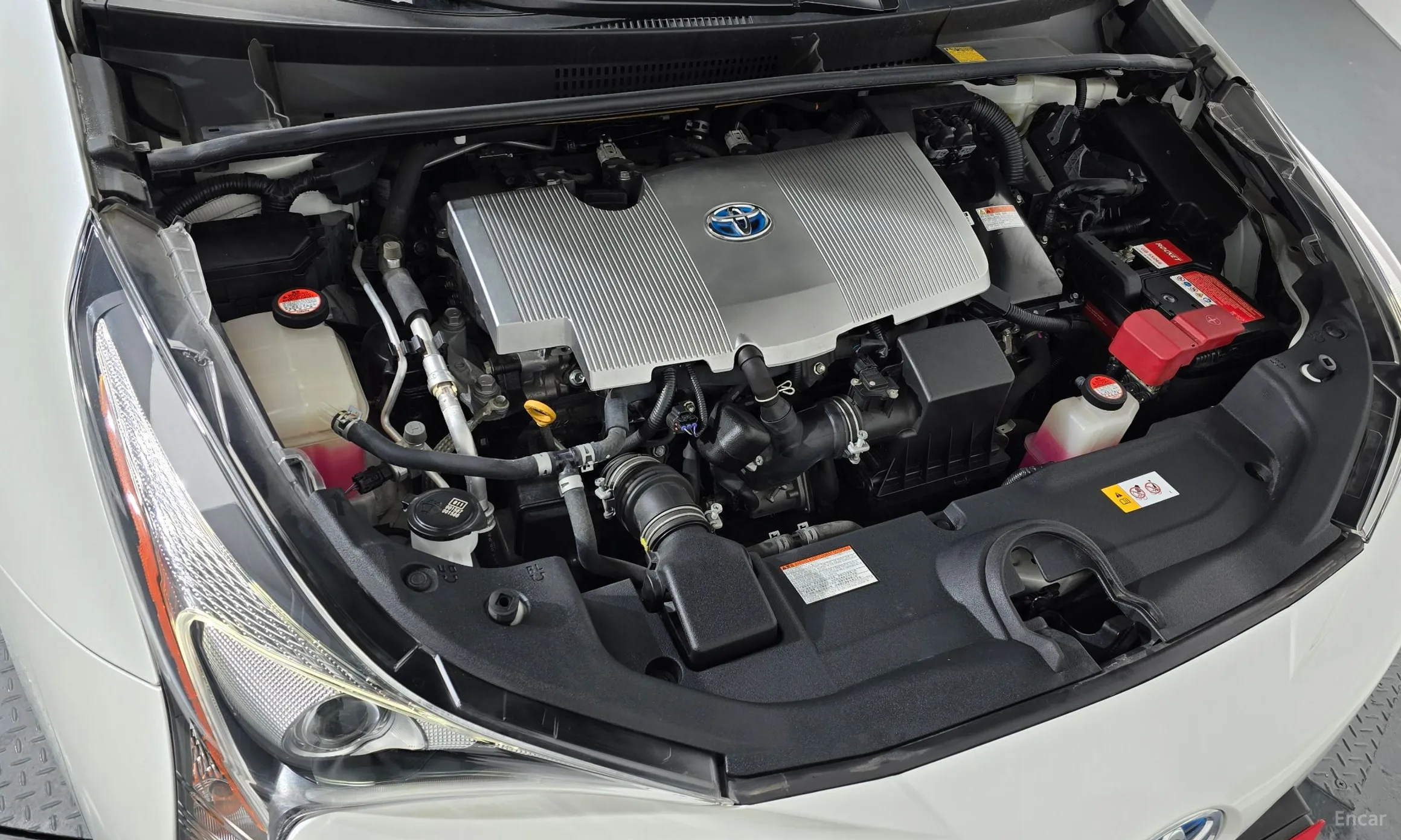 Toyota Prius 4th Generation превью 6