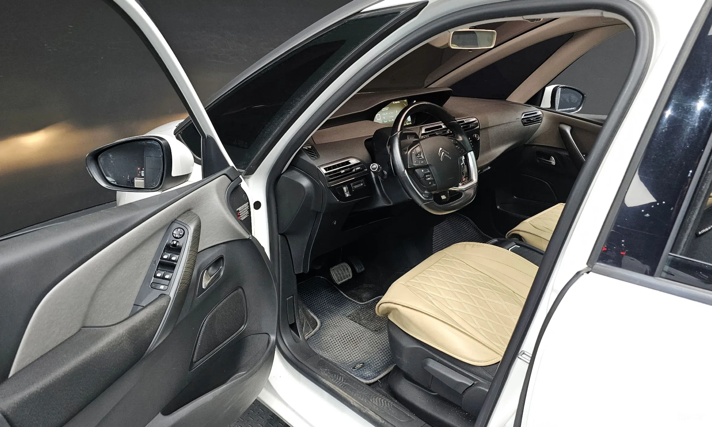 Citroën/DS Grand C4 Picasso превью 11