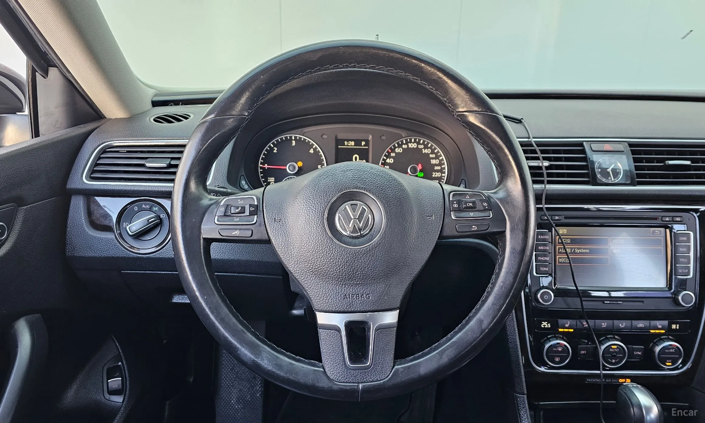 Volkswagen The New Passat превью 13