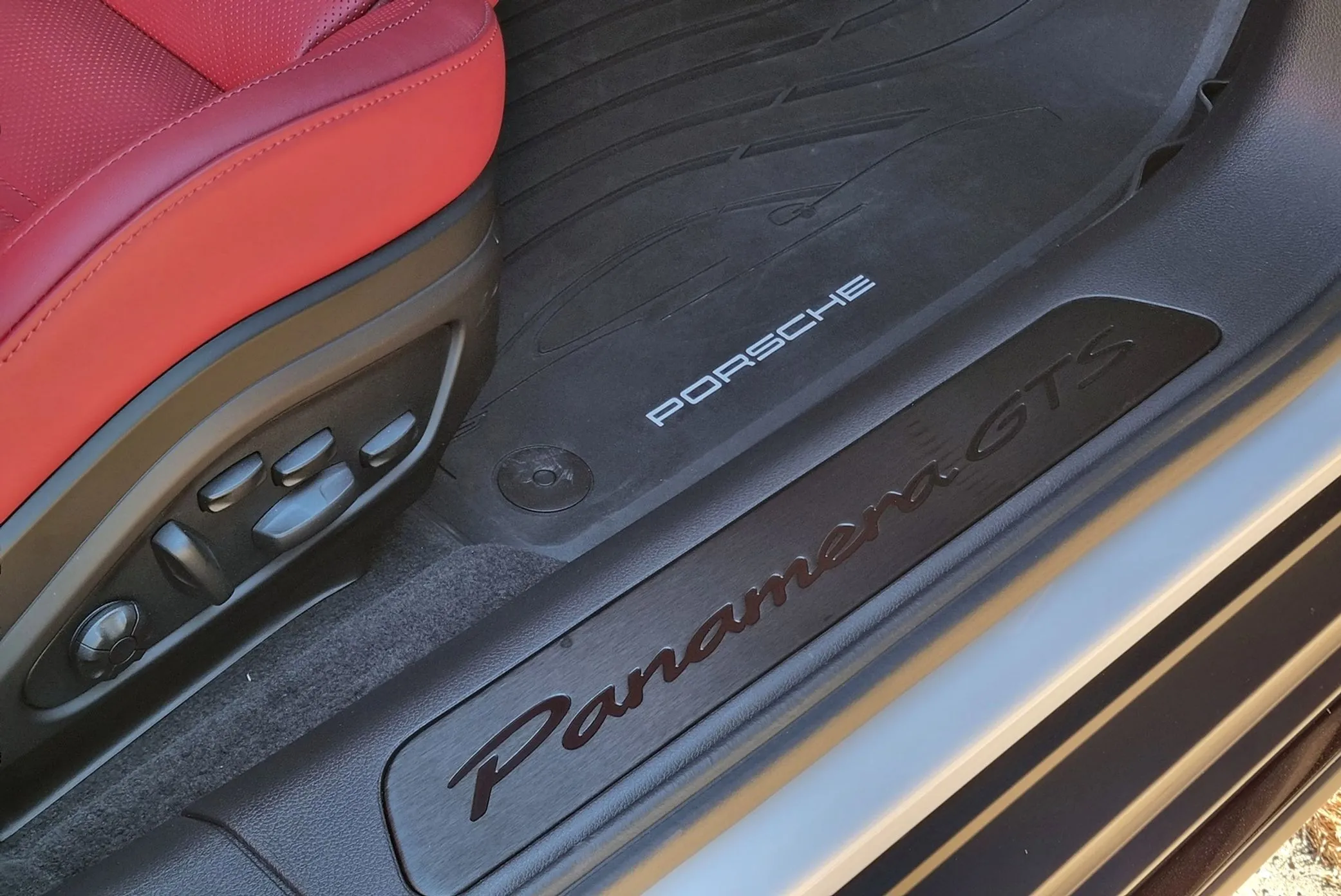 Porsche Panamera (976) превью 19