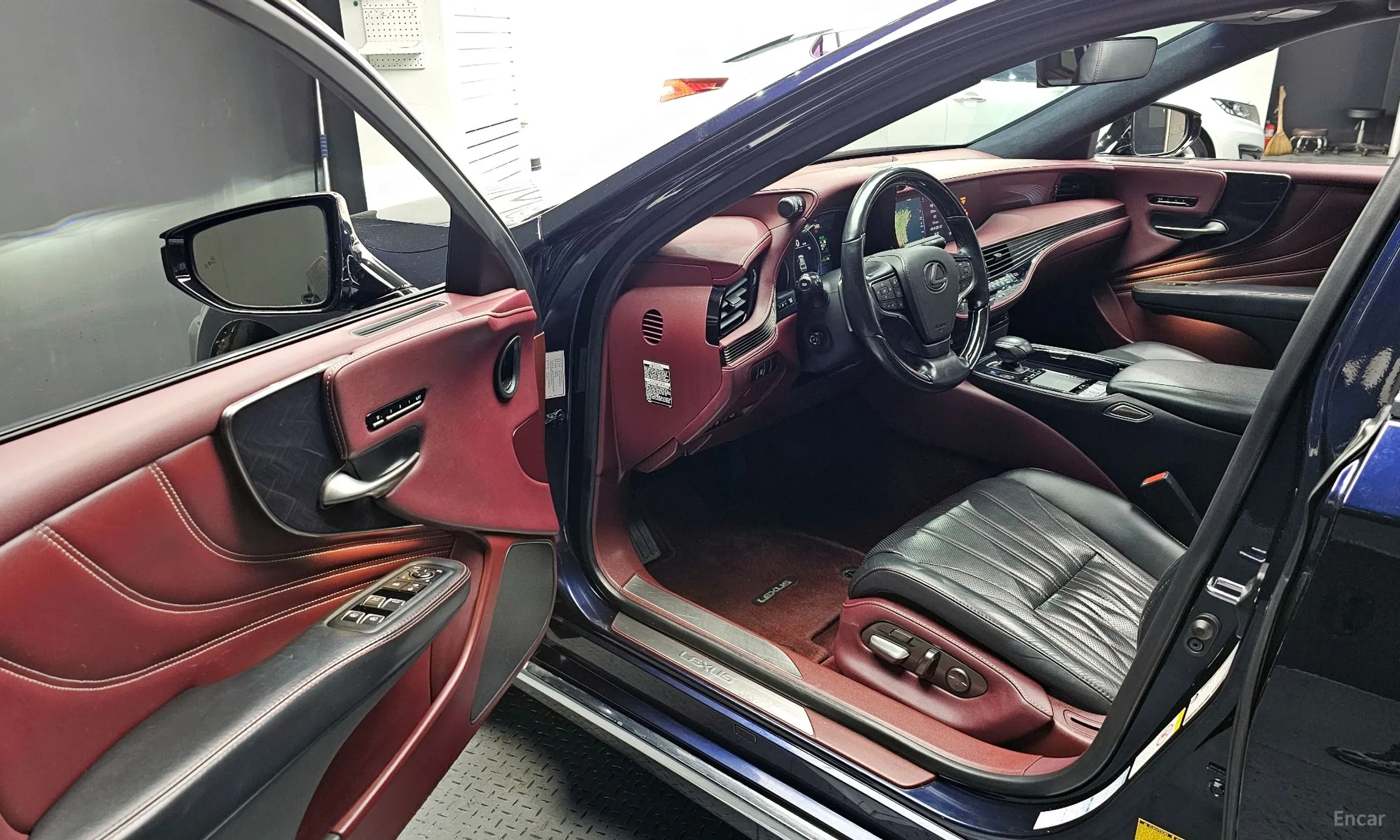 Lexus LS500h Gen 5 превью 10
