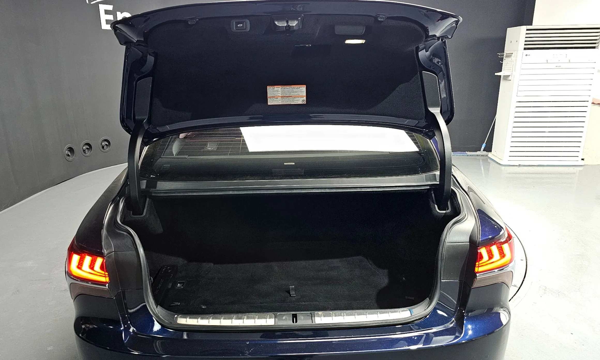 Lexus LS500h Gen 5 превью 20
