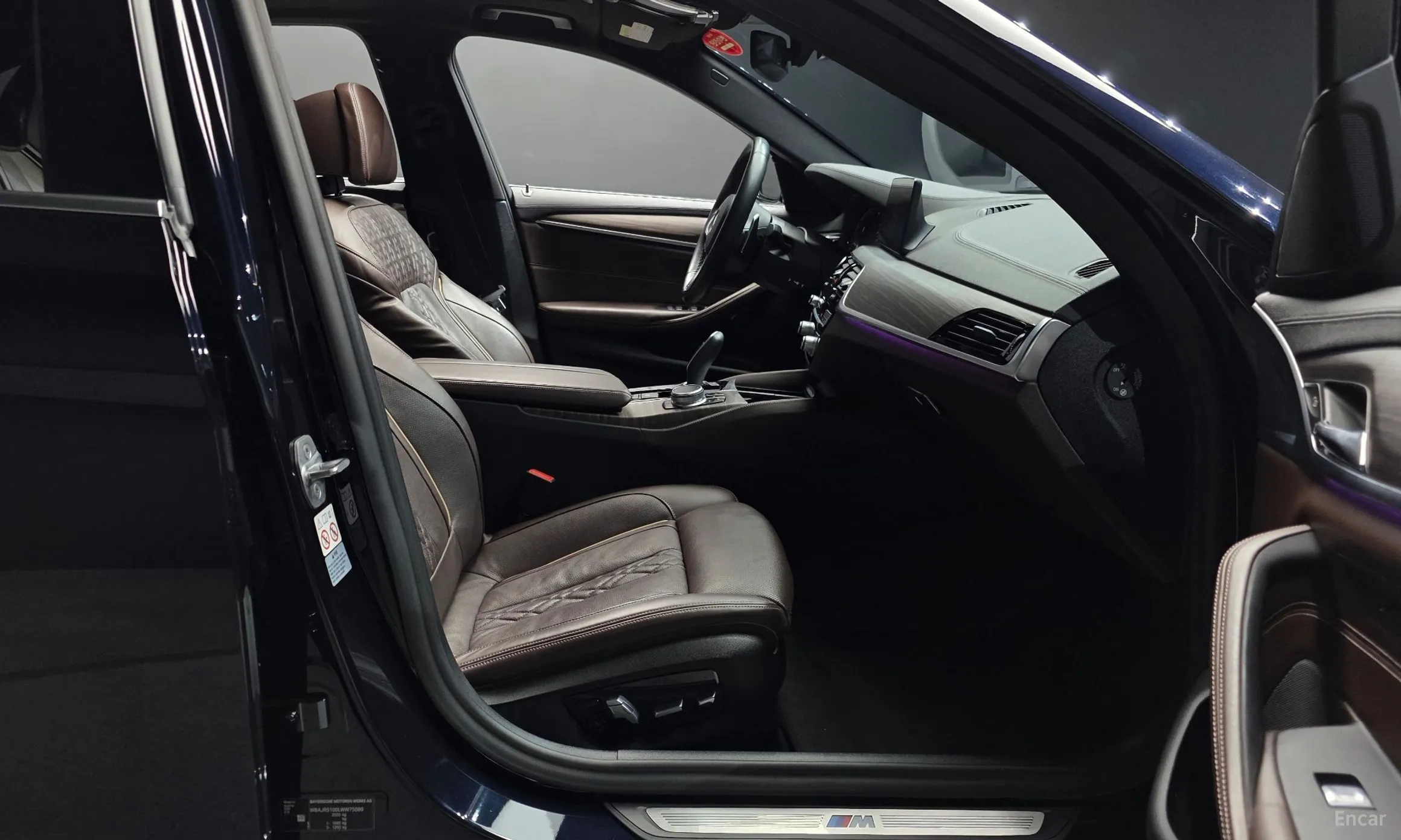 BMW 5 Series (G30) превью 10