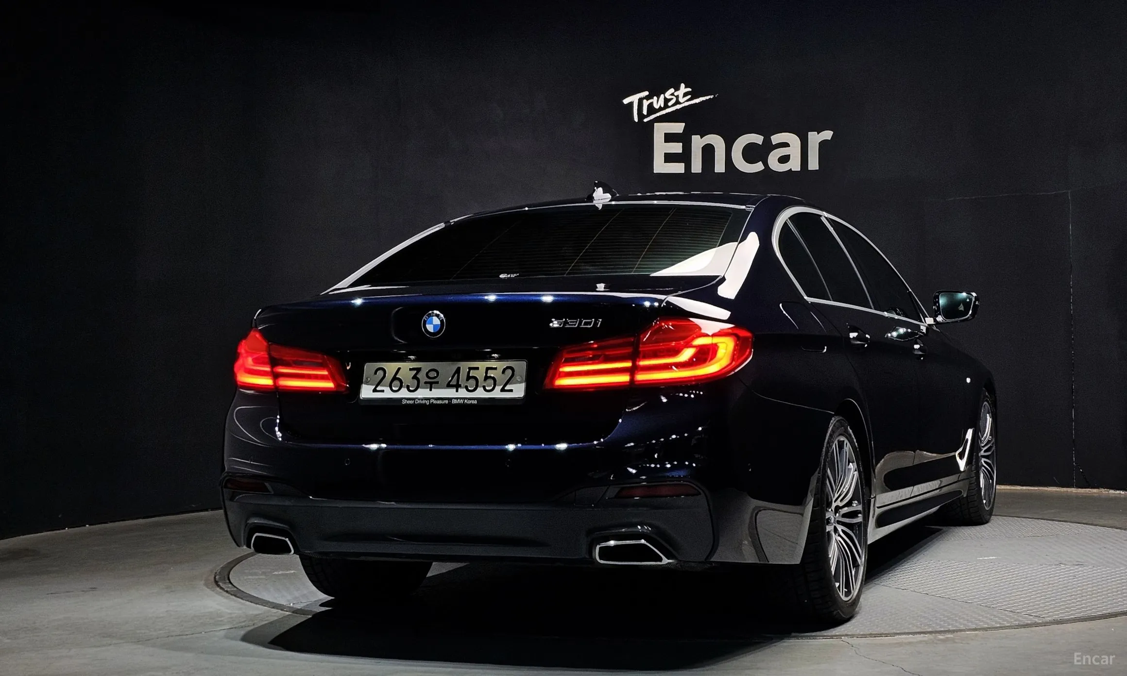 BMW 5 Series (G30) превью 2