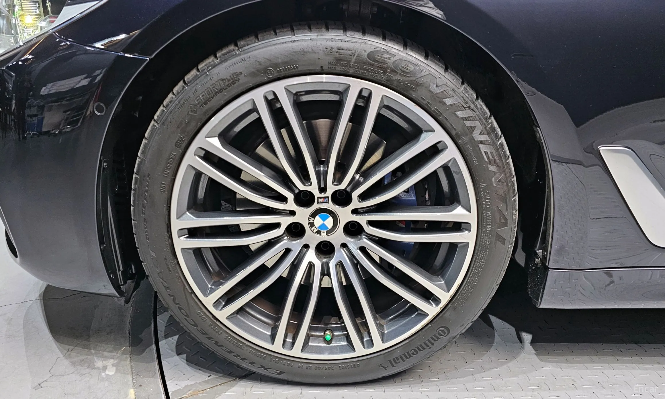 BMW 5 Series (G30) превью 5