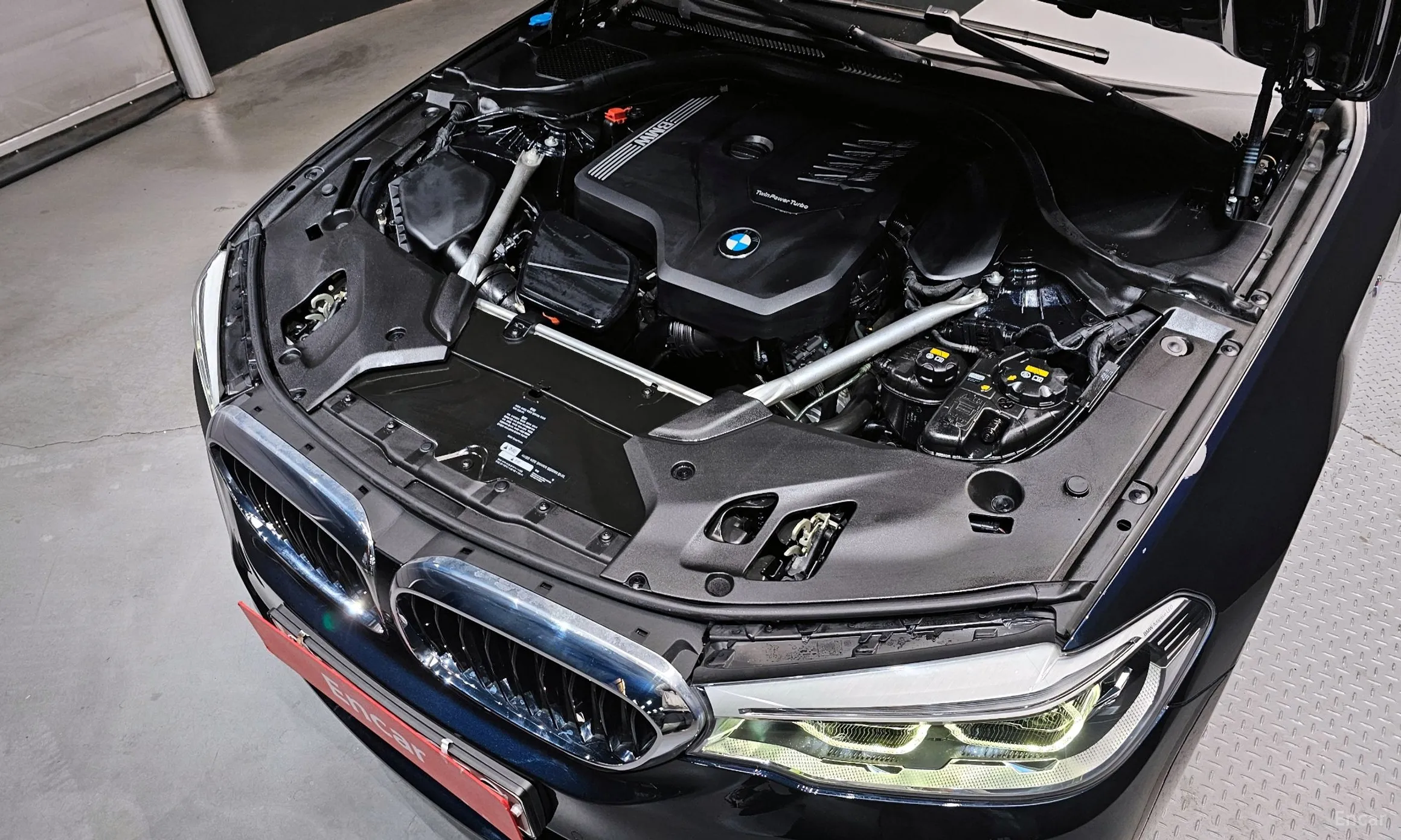 BMW 5 Series (G30) превью 6