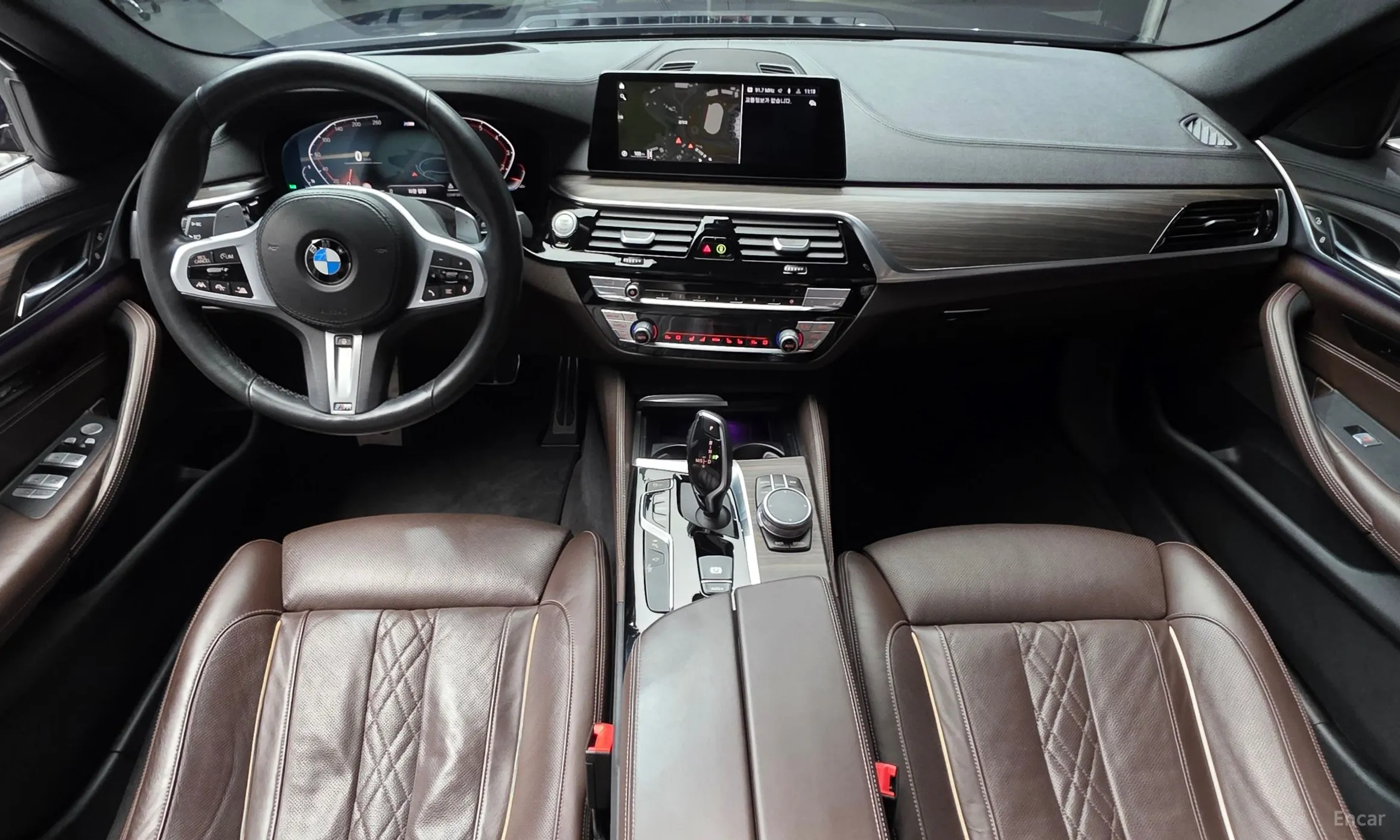 BMW 5 Series (G30) превью 7