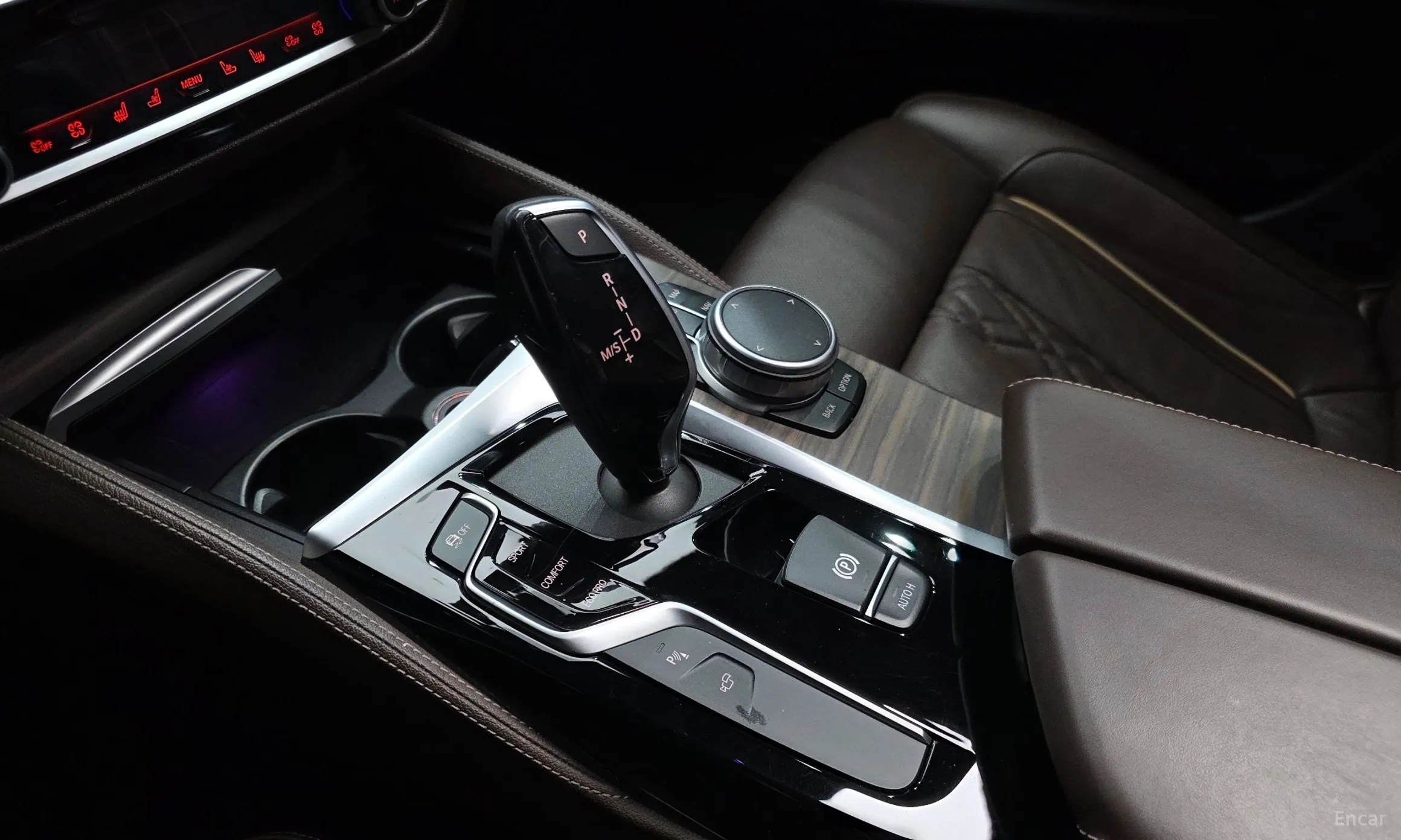 BMW 5 Series (G30) превью 9