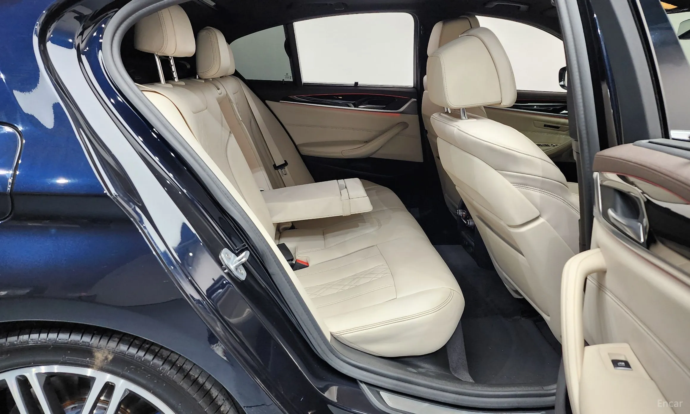 BMW 5 Series (G30) превью 12