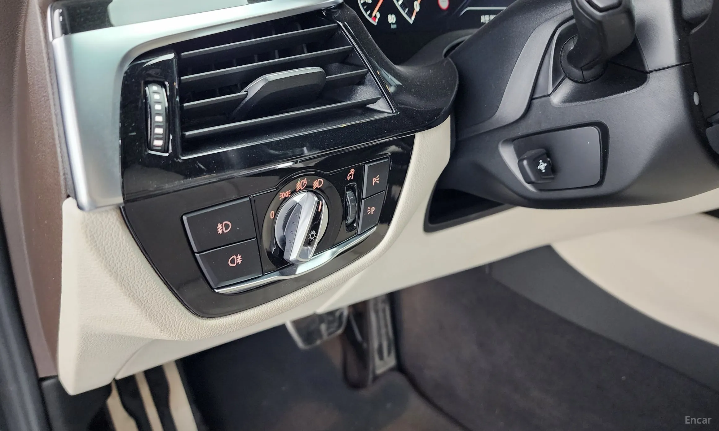BMW 5 Series (G30) превью 14