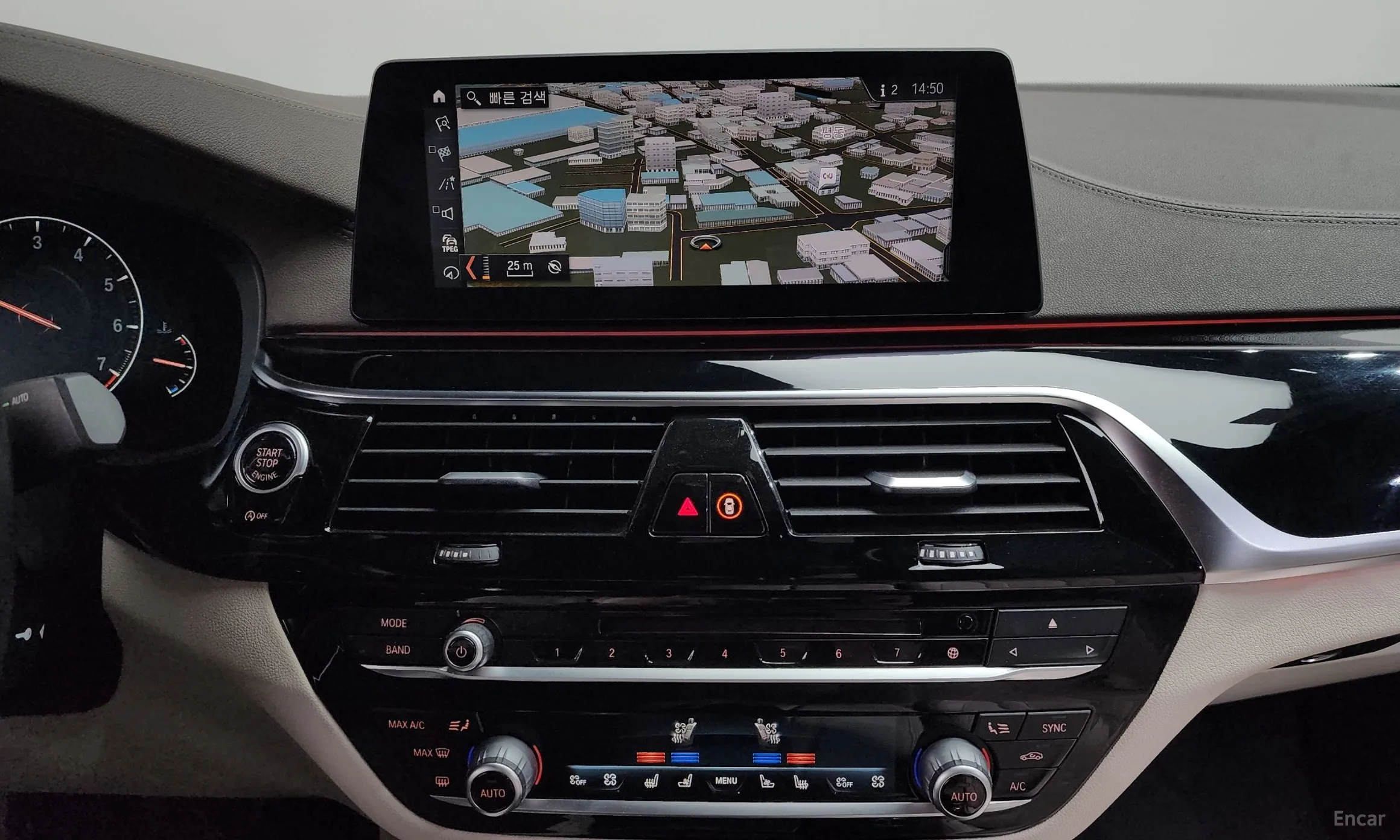 BMW 5 Series (G30) превью 15
