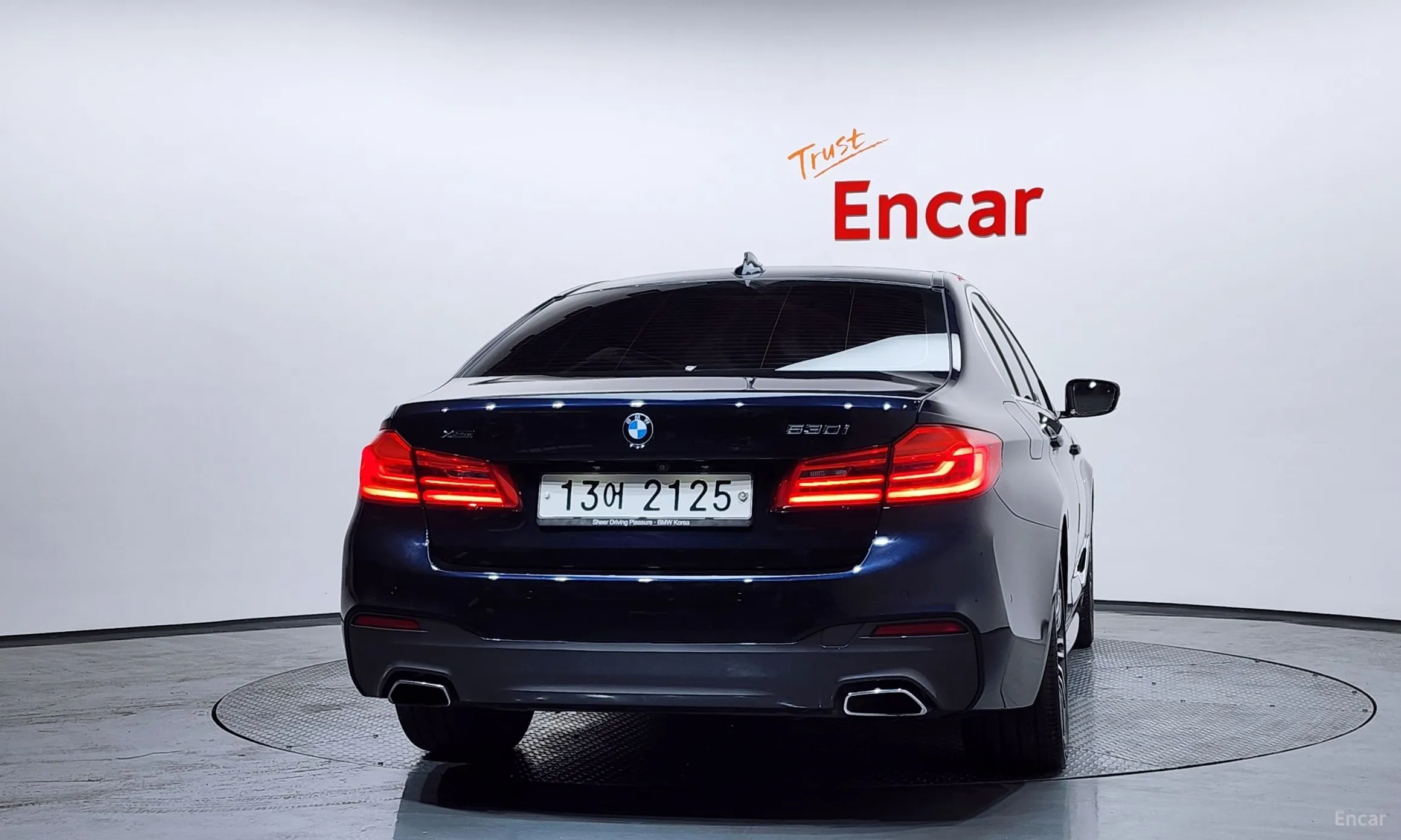BMW 5 Series (G30) превью 4