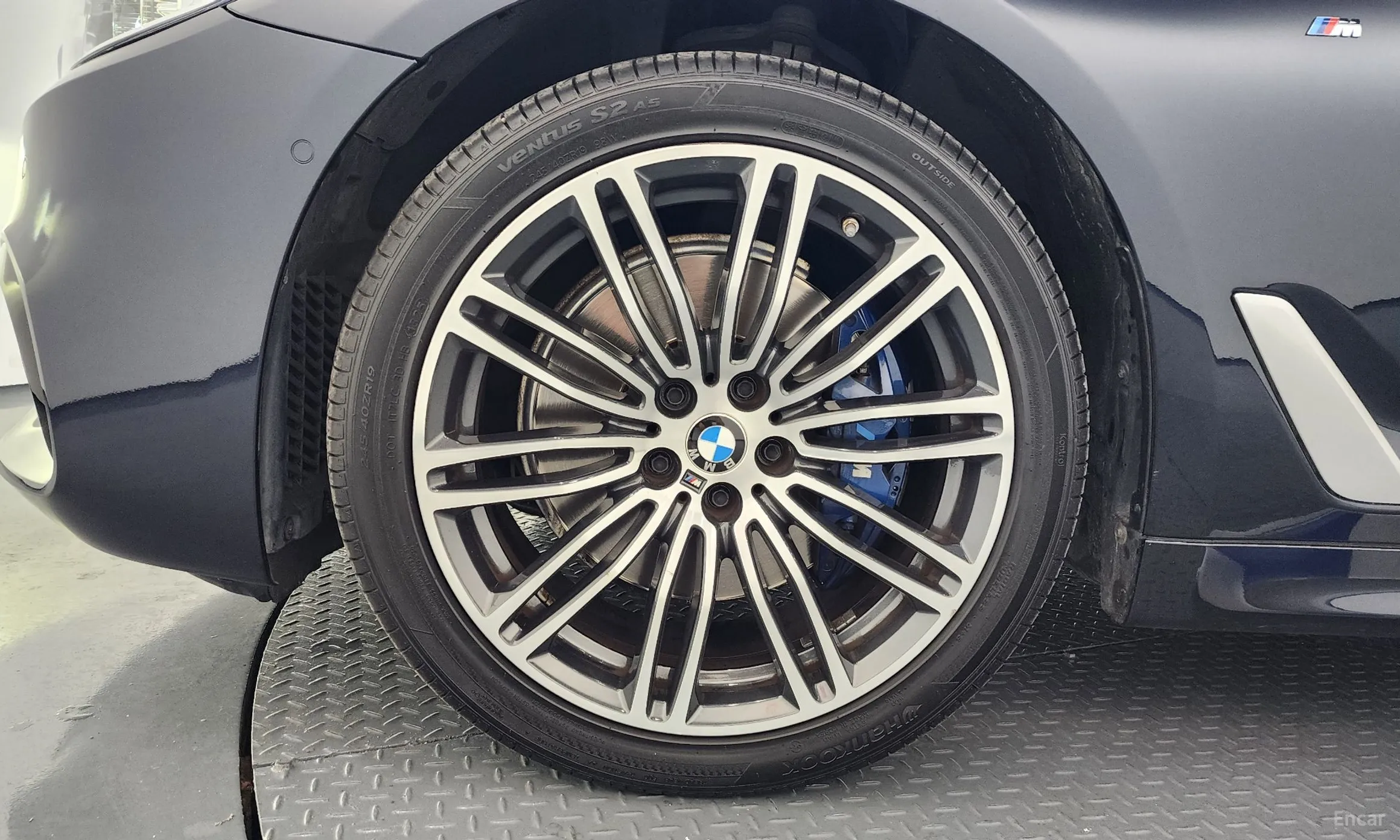 BMW 5 Series (G30) превью 5
