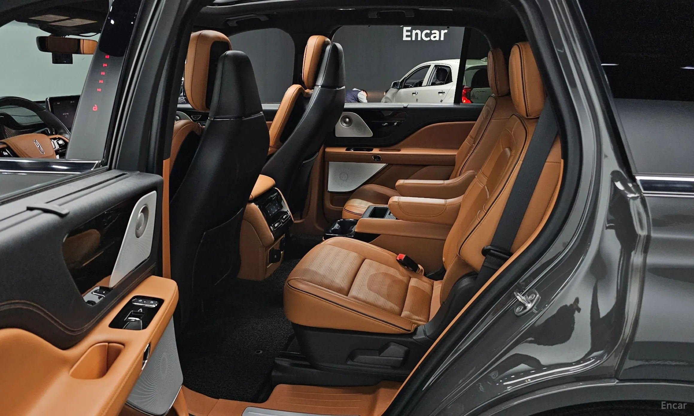 Lincoln Aviator 2nd Generation превью 12