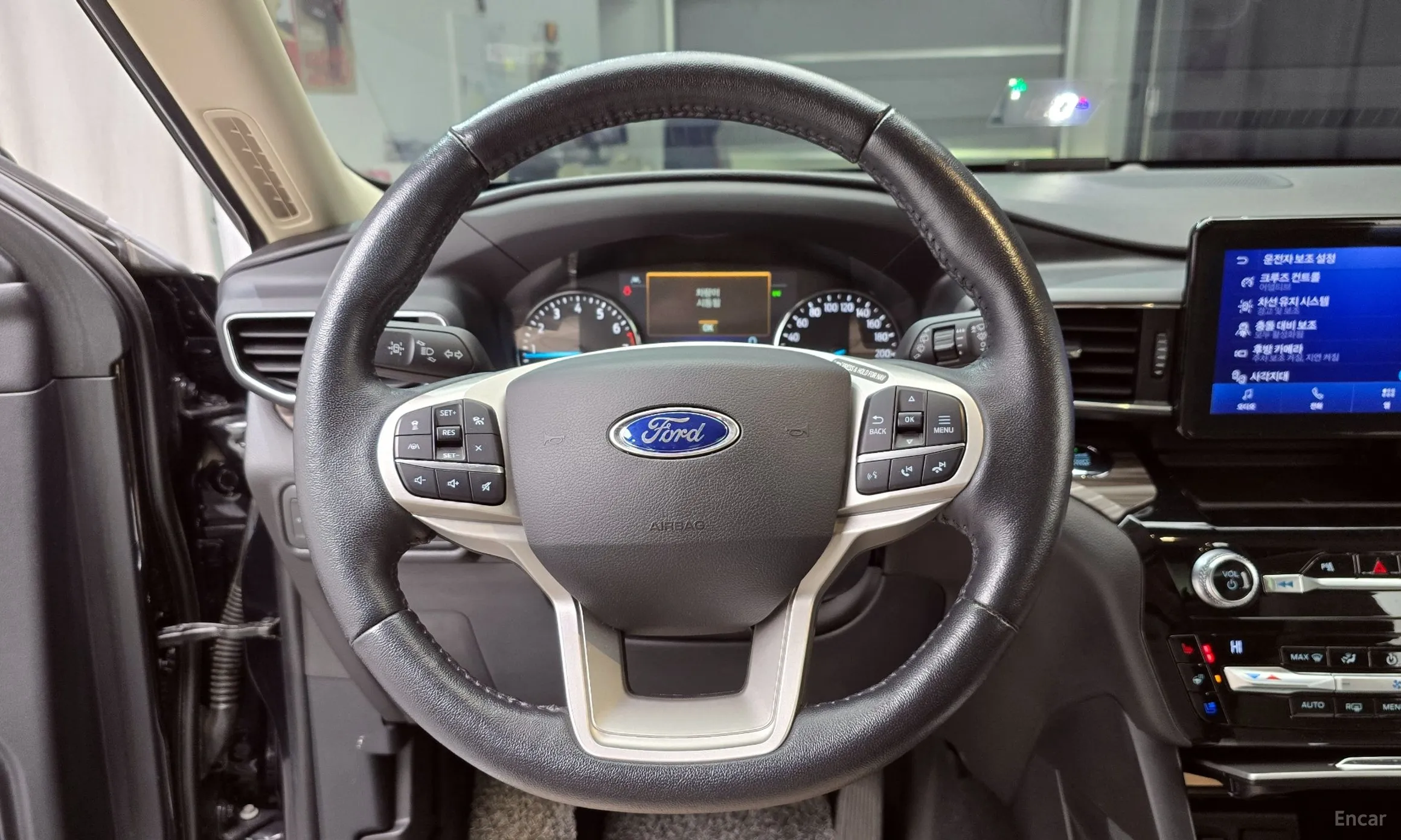 Ford Explorer 6th Generation превью 14