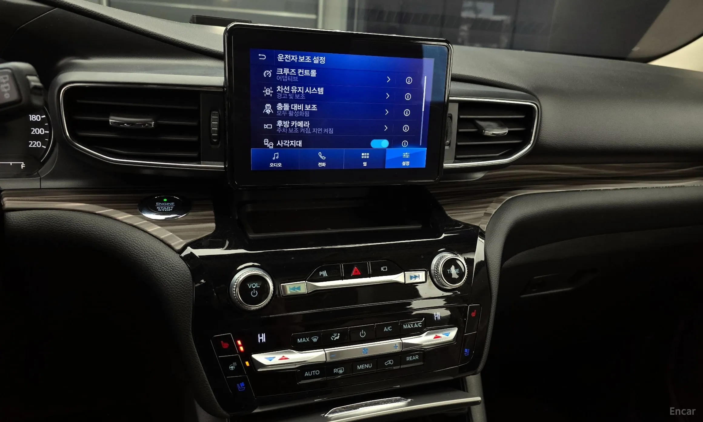 Ford Explorer 6th Generation превью 16