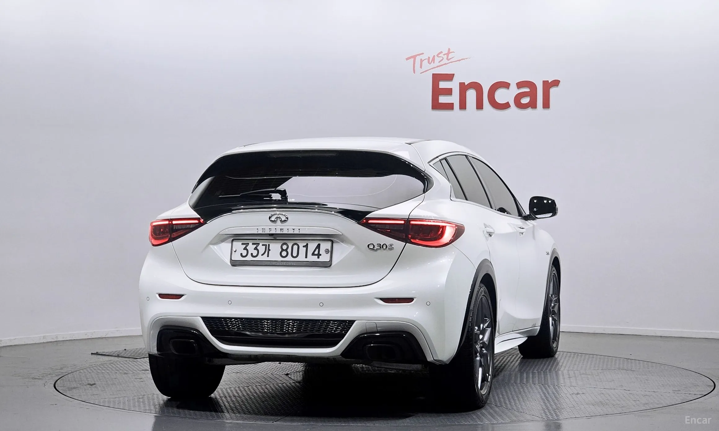 Infiniti Q30 превью 4