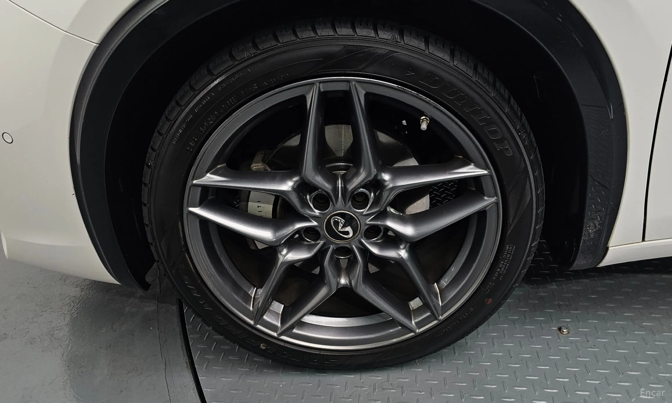 Infiniti Q30 превью 5
