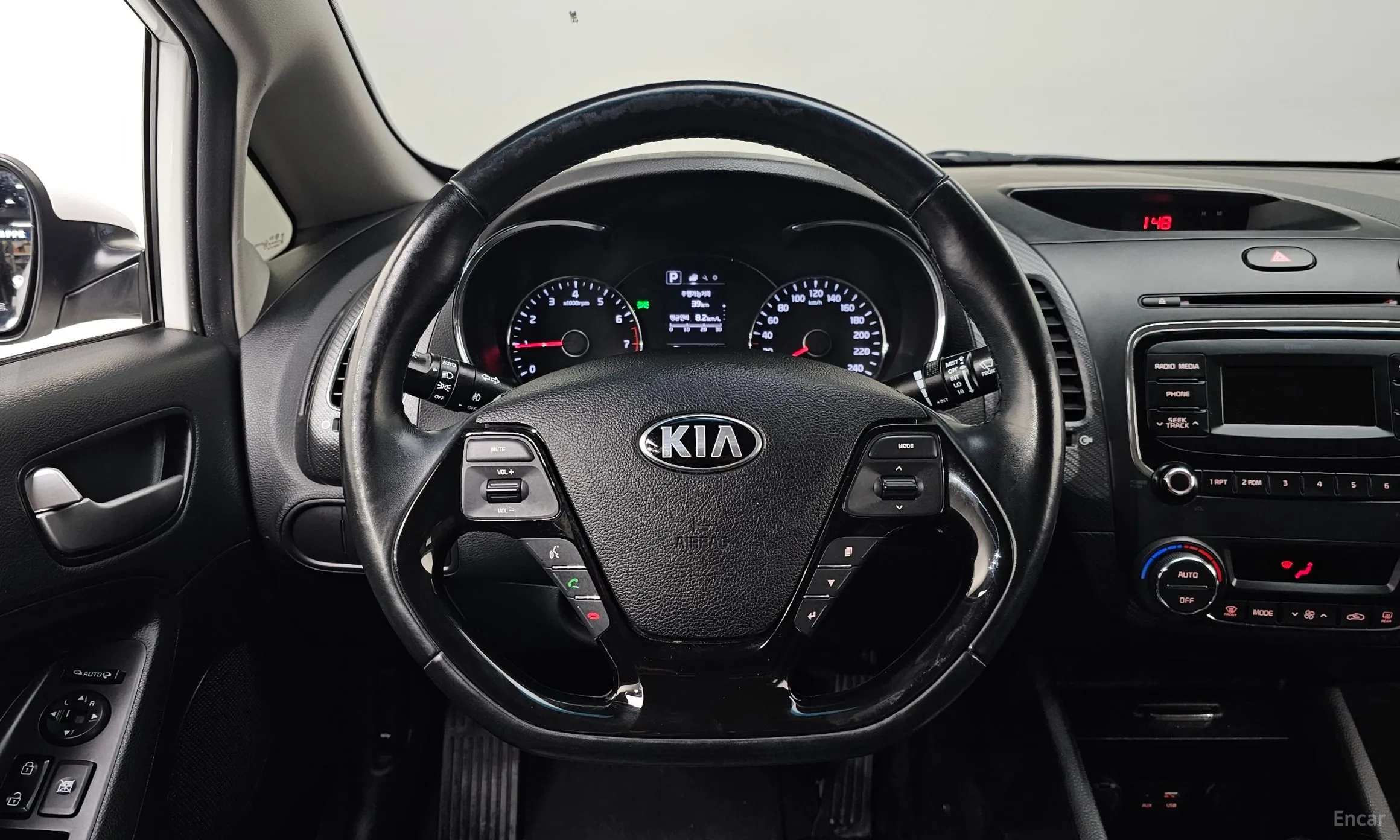 Kia K3 превью 13